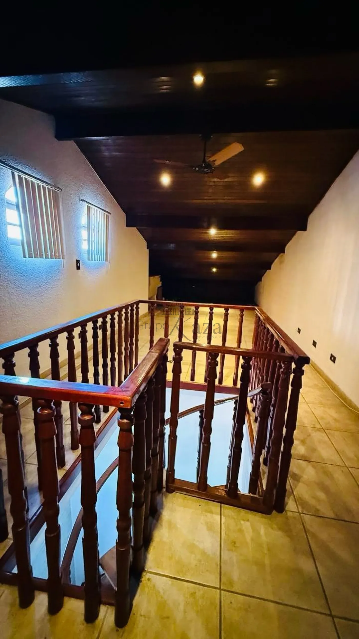Foto 11 de Casa Sobrado em Vila Tatetuba, São José dos Campos - imagem 11
