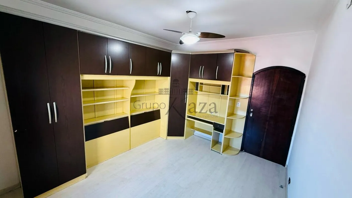 Foto 9 de Casa Sobrado em Vila Tatetuba, São José dos Campos - imagem 9