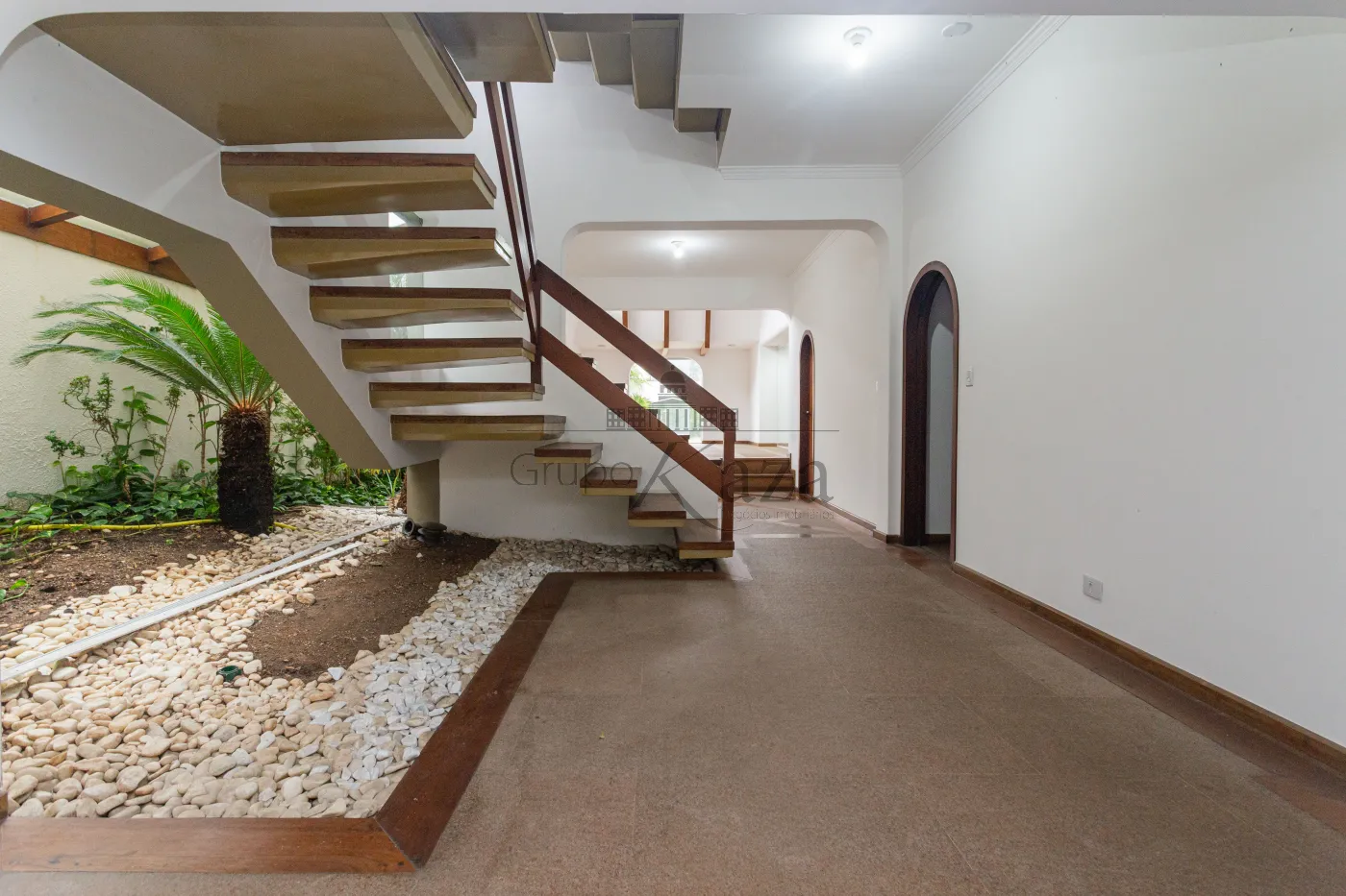 Foto 2 de Casa Padrão em Alto de Pinheiros, São Paulo - imagem 2