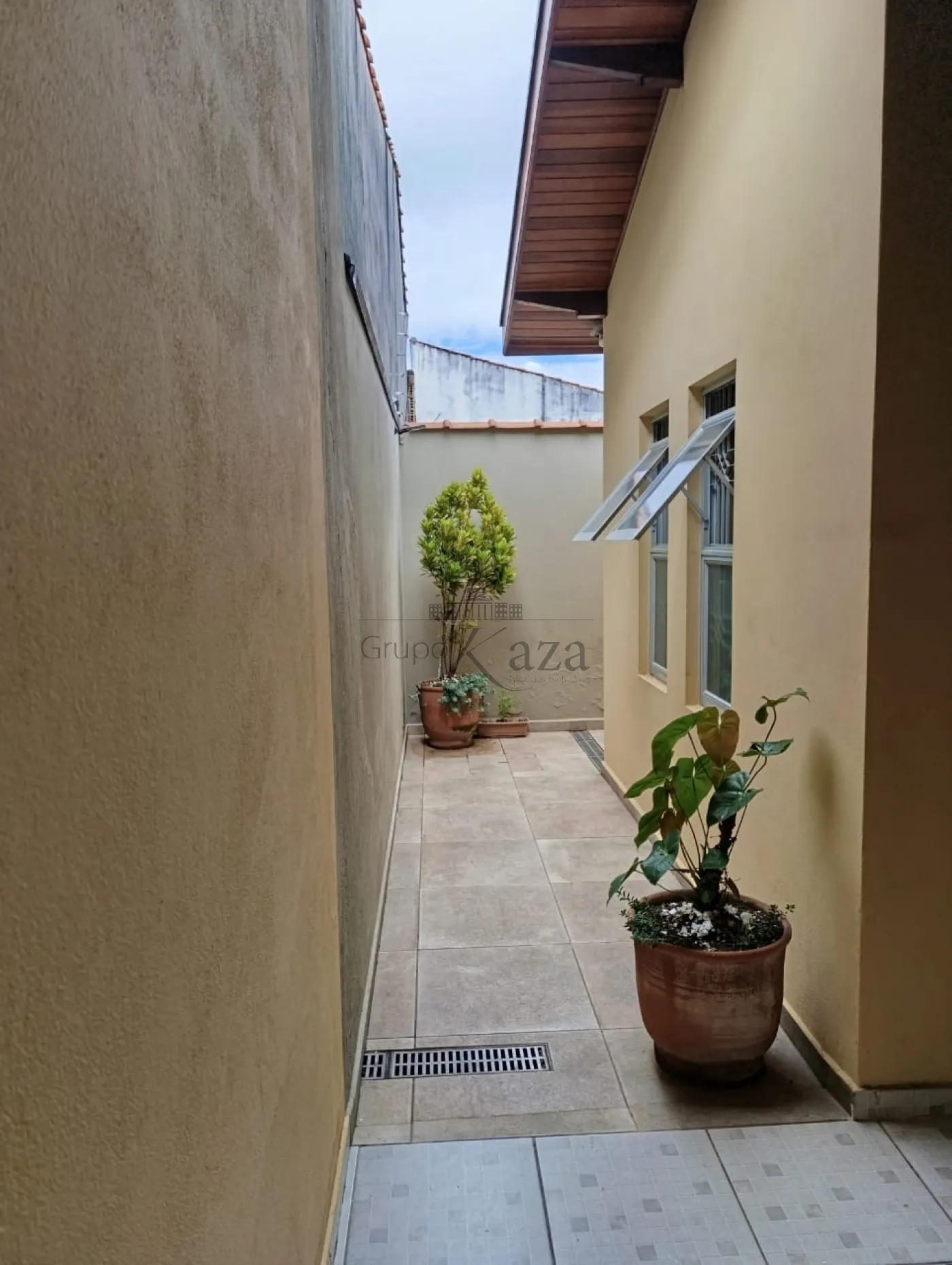 Foto 23 de Casa Padrão em Jardim Santa Maria, Jacareí - imagem 23