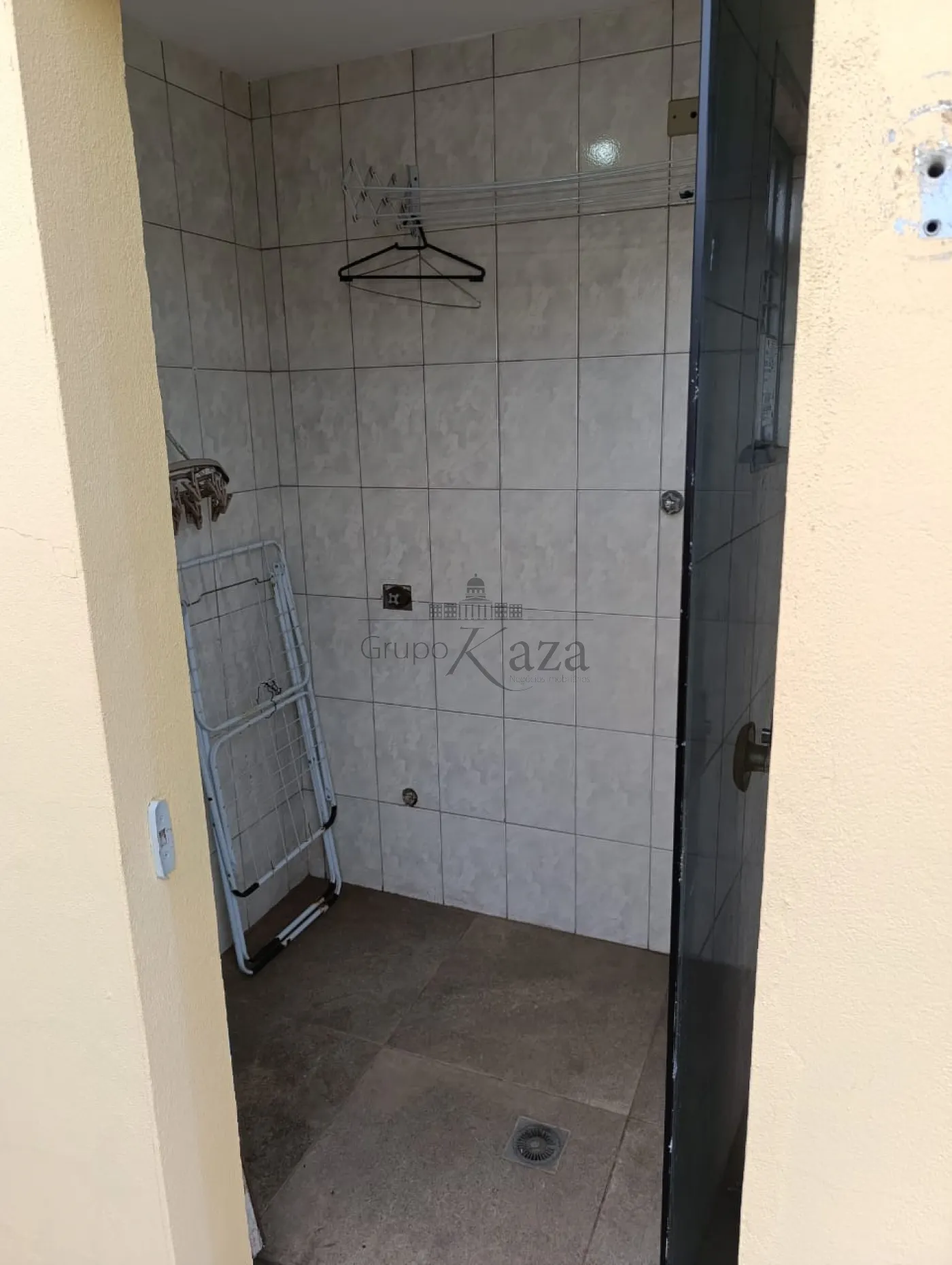 Foto 19 de Casa Padrão em Jardim Santa Maria, Jacareí - imagem 19