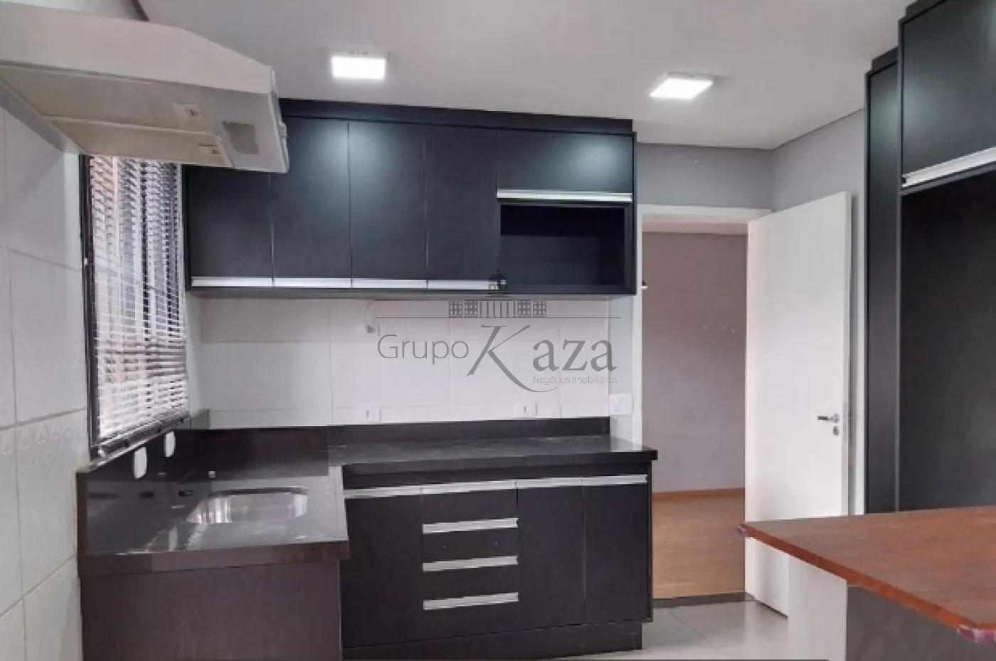 Foto 5 de Casa Padrão em Conjunto Residencial Trinta e Um de Março, São José dos Campos - imagem 5