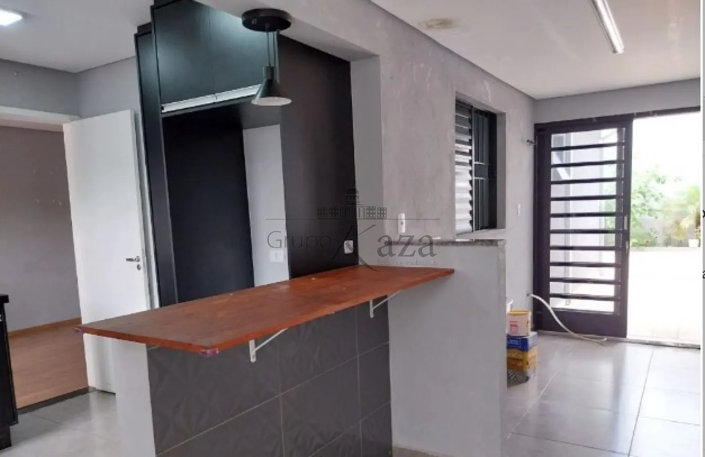 Foto 1 de Casa Padrão em Conjunto Residencial Trinta e Um de Março, São José dos Campos - imagem 1