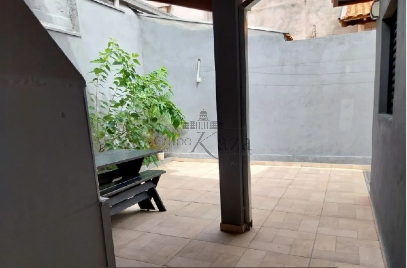 Foto 4 de Casa Padrão em Conjunto Residencial Trinta e Um de Março, São José dos Campos - imagem 4