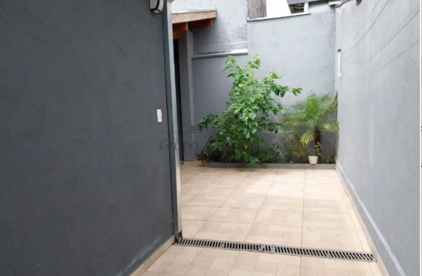 Foto 9 de Casa Padrão em Conjunto Residencial Trinta e Um de Março, São José dos Campos - imagem 9