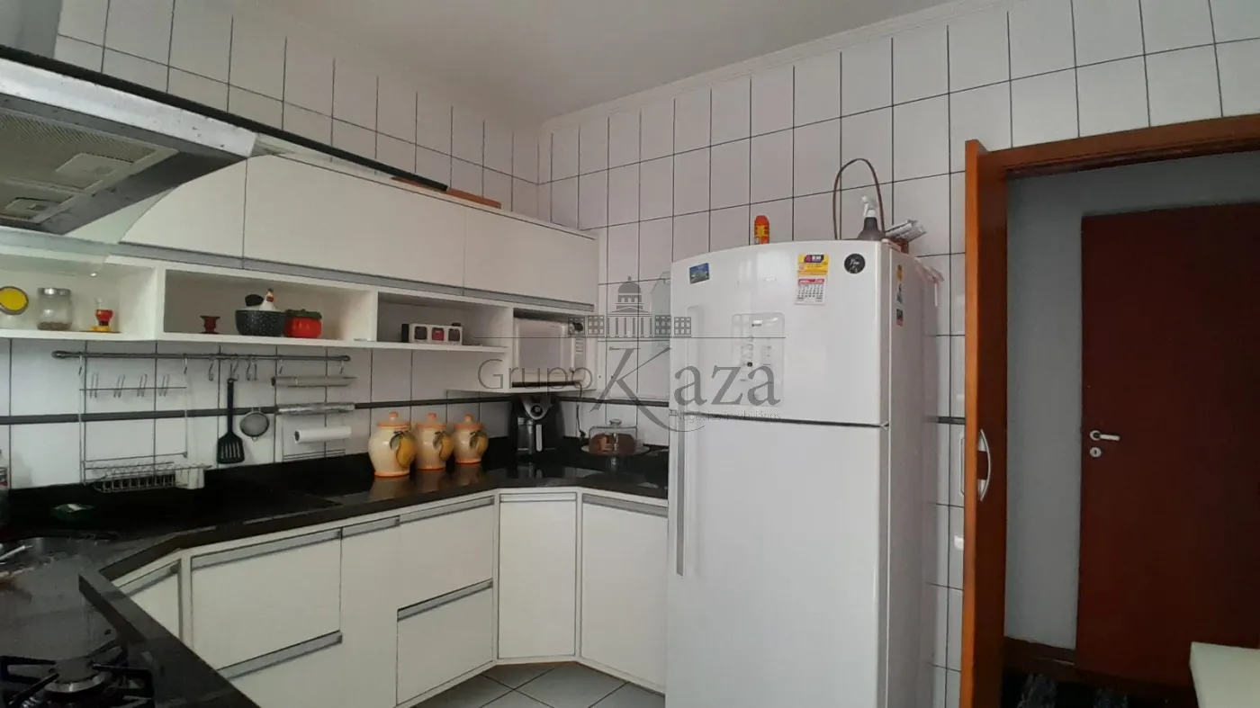 Foto 3 de Casa Padrão em Bosque dos Eucaliptos, São José dos Campos - imagem 3