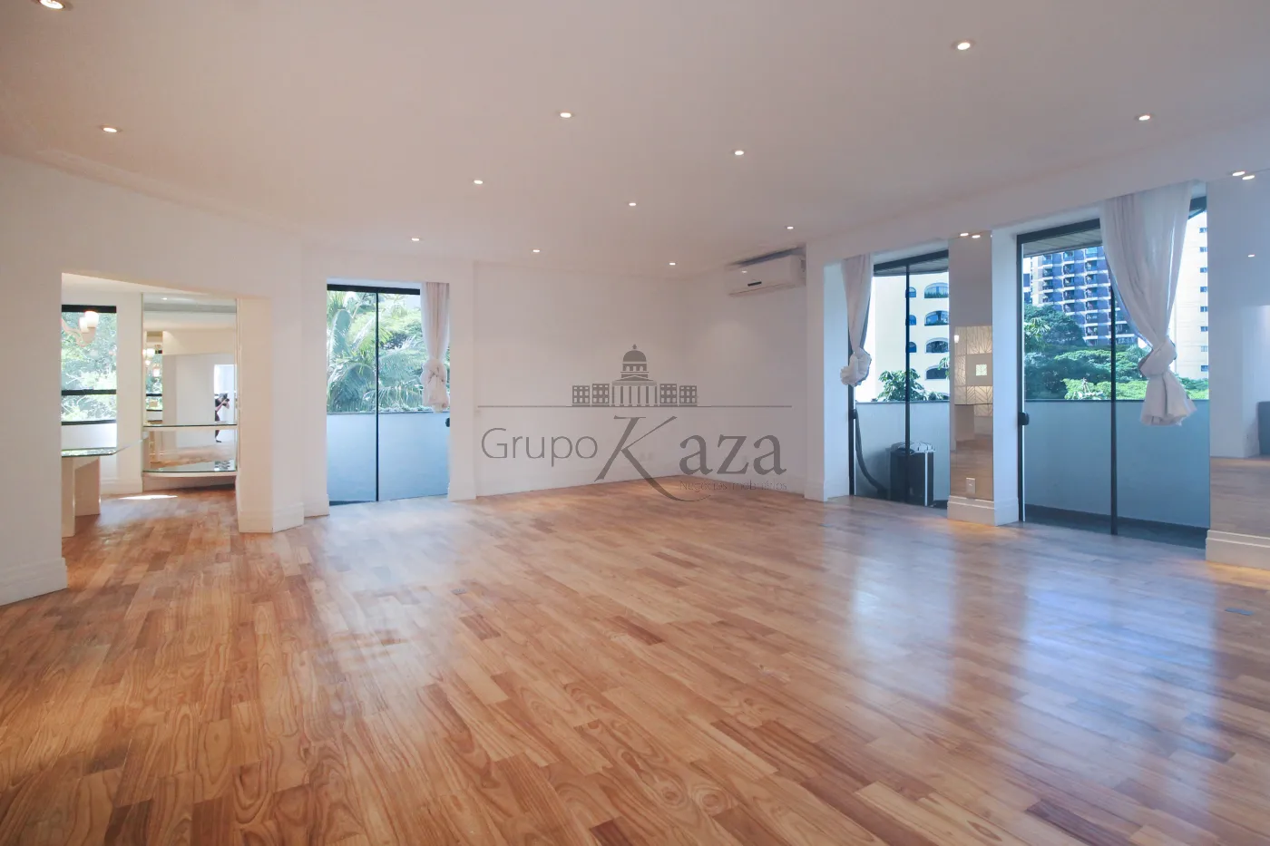 Foto 3 de Apartamento Duplex em Vila Nova Conceição, São Paulo - imagem 3