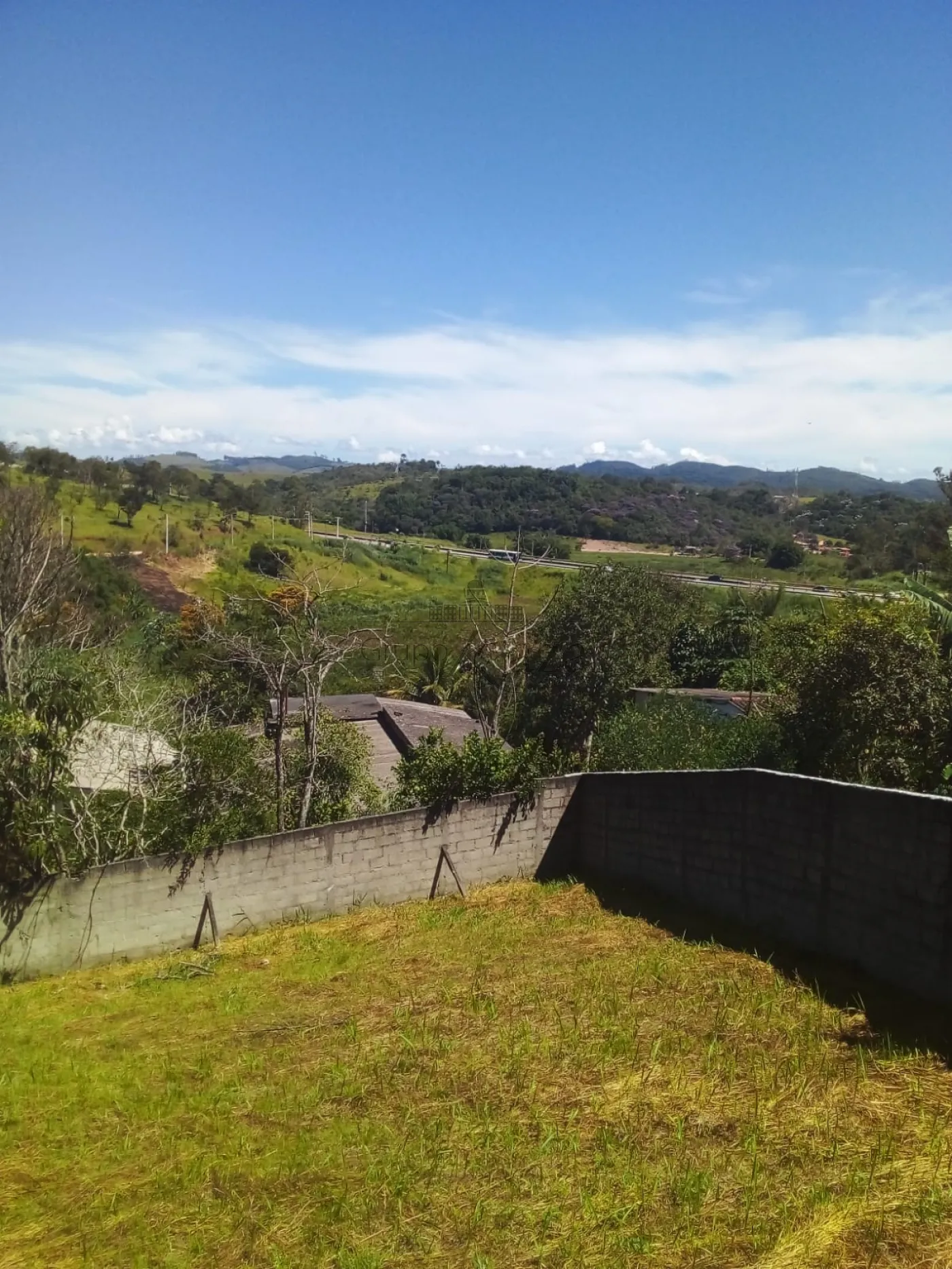Foto 1 de Terreno Padrão em Veraneio Irajá, Jacareí - imagem 1