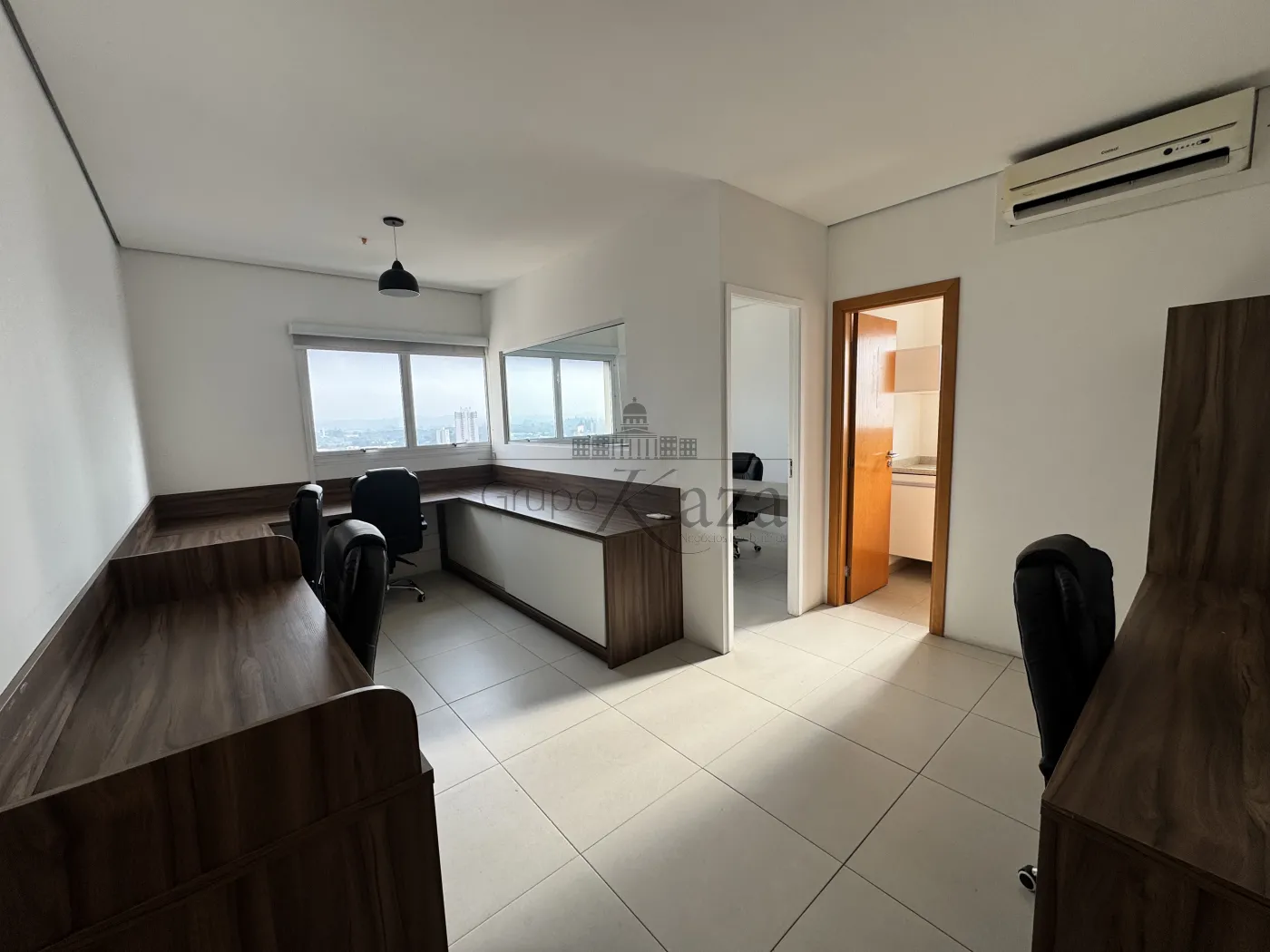 Foto 2 de Comercial Sala Condomínio em Centro, Jacareí - imagem 2