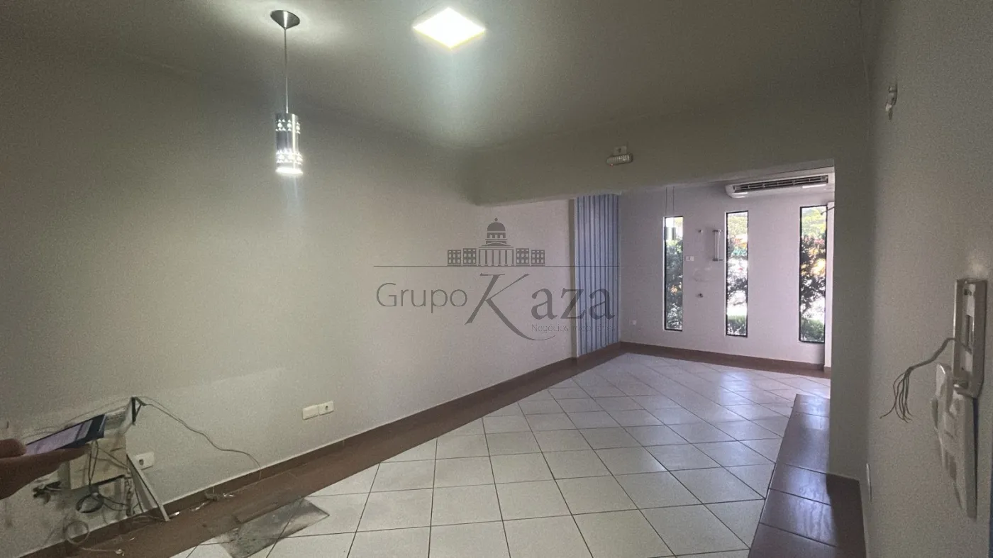 Foto 1 de Comercial Casa em Centro, Jacareí - imagem 1