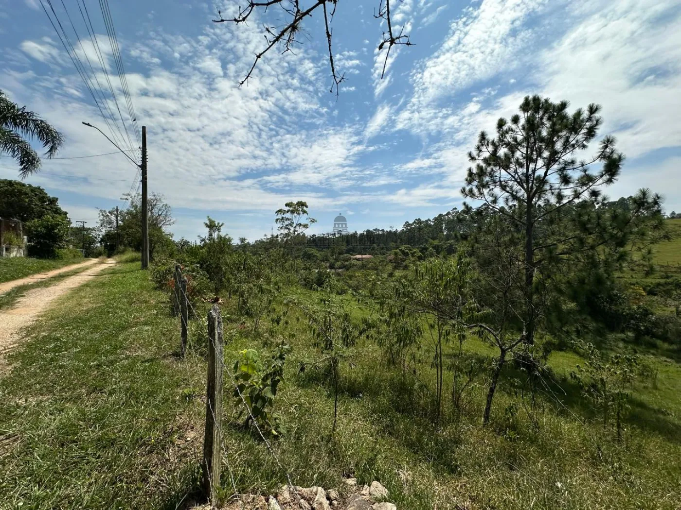 Foto 2 de Terreno Padrão em Veraneio Irajá, Jacareí - imagem 2
