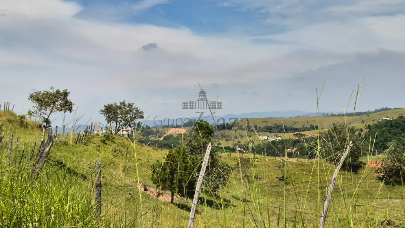Foto 1 de Terreno Padrão em Veraneio Irajá, Jacareí - imagem 1