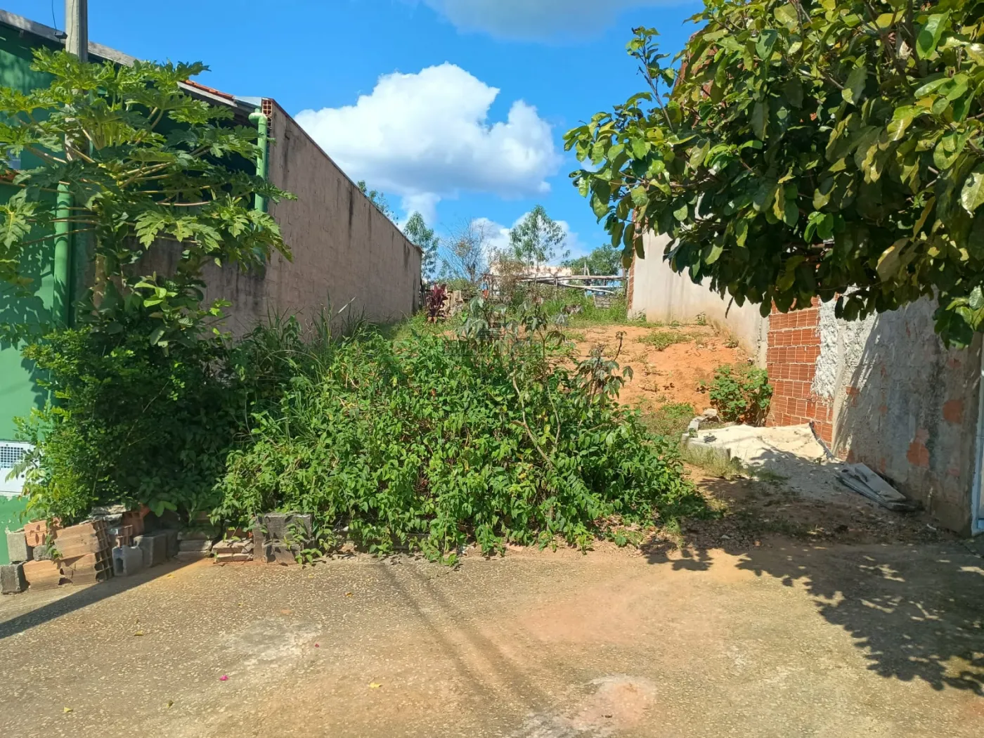 Foto 1 de Terreno Padrão em Vila Monterrey, São José dos Campos - imagem 1
