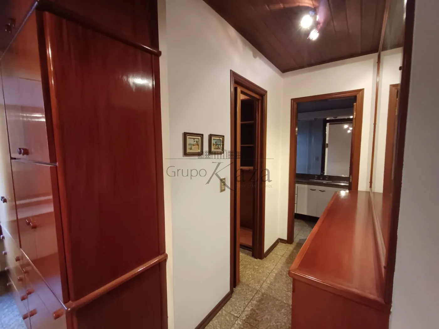 Foto 23 de Comercial Casa em Vila Adyana, São José dos Campos - imagem 23