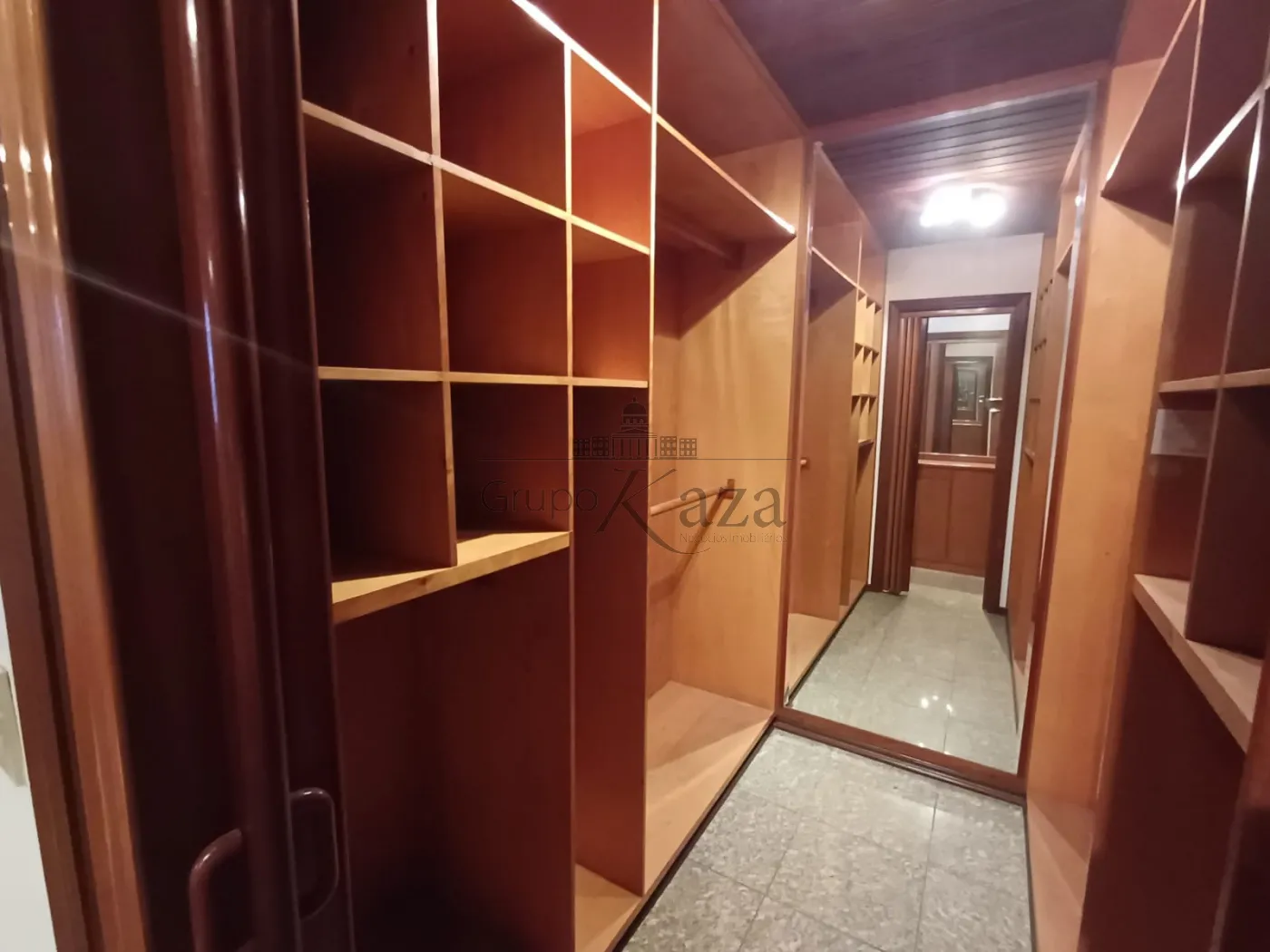Foto 24 de Comercial Casa em Vila Adyana, São José dos Campos - imagem 24