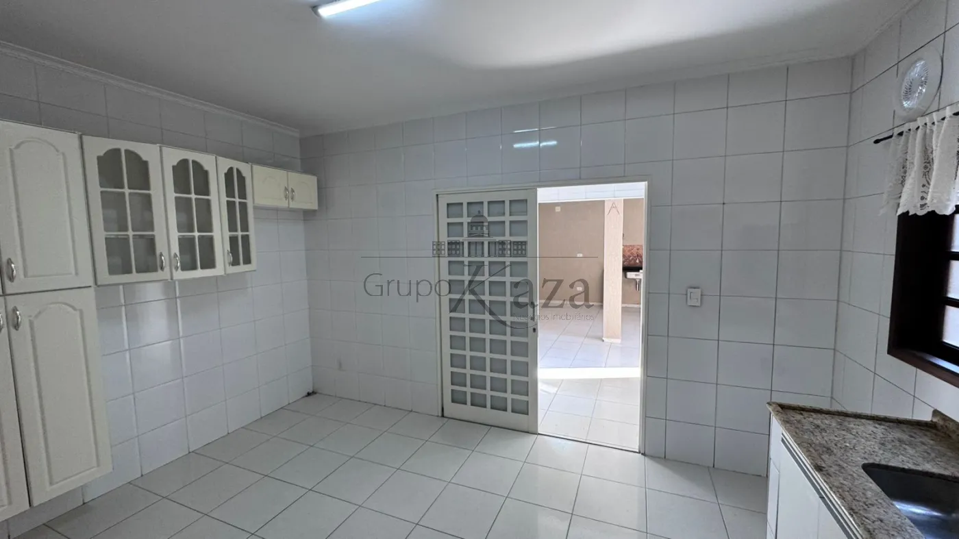 Foto 6 de Casa Sobrado em Residencial De Ville, São José dos Campos - imagem 6