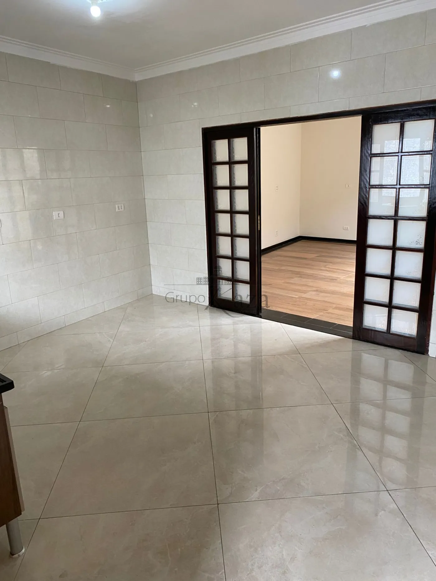 Foto 1 de Casa Padrão em Parque Santo Antônio, Jacareí - imagem 1