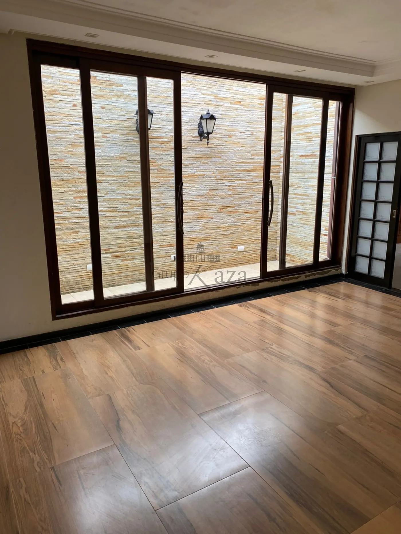 Foto 9 de Casa Padrão em Parque Santo Antônio, Jacareí - imagem 9