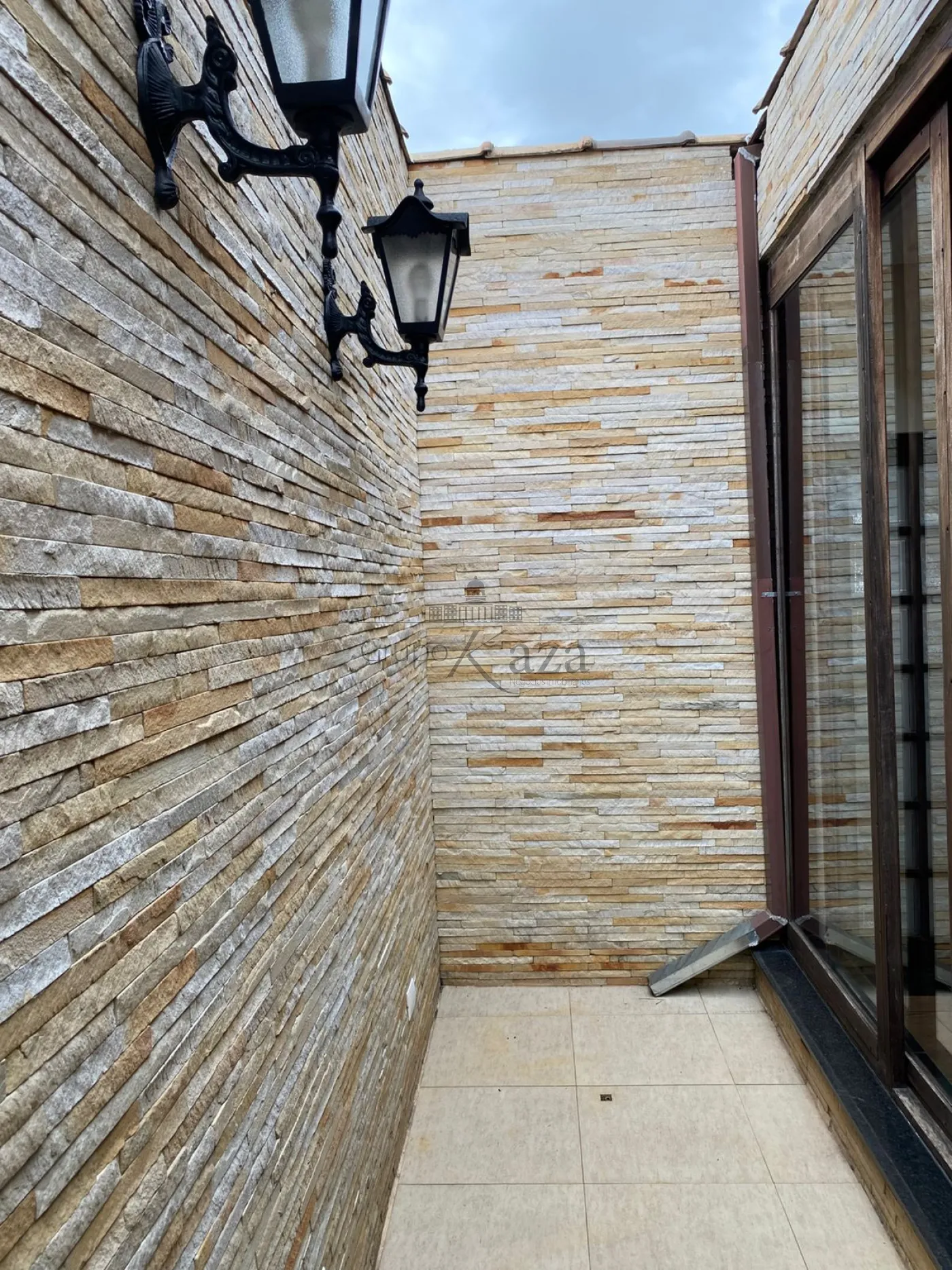 Foto 10 de Casa Padrão em Parque Santo Antônio, Jacareí - imagem 10