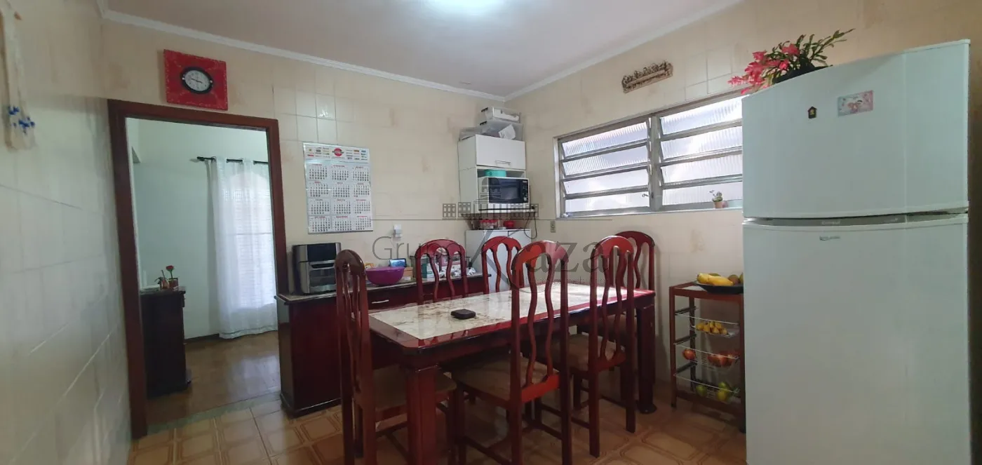 Foto 4 de Casa Térrea em Parque Santo Antônio, Jacareí - imagem 4