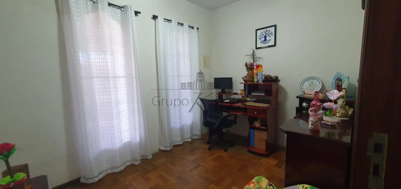 Foto 3 de Casa Térrea em Parque Santo Antônio, Jacareí - imagem 3
