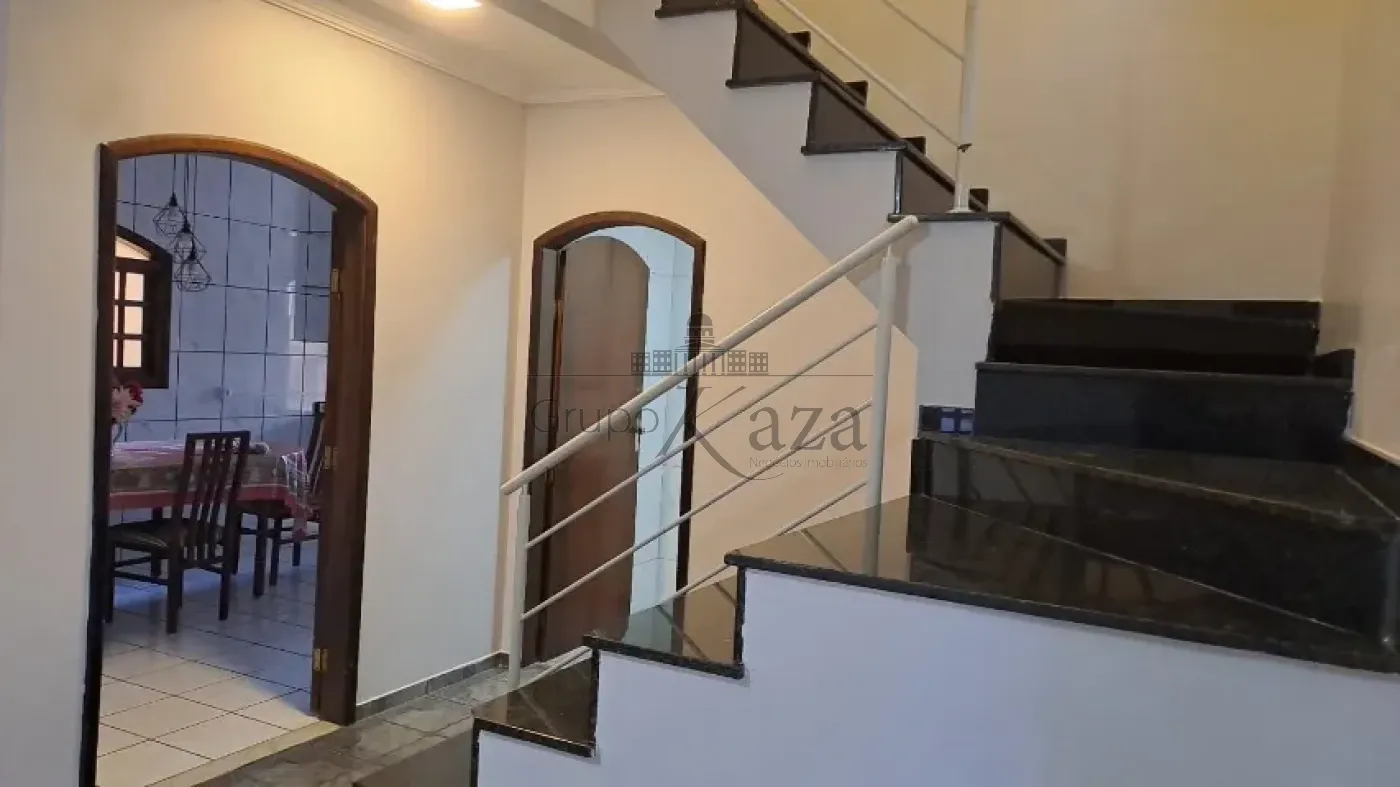 Foto 5 de Casa Sobrado em Jardim Altos de Santana I, Jacareí - imagem 5