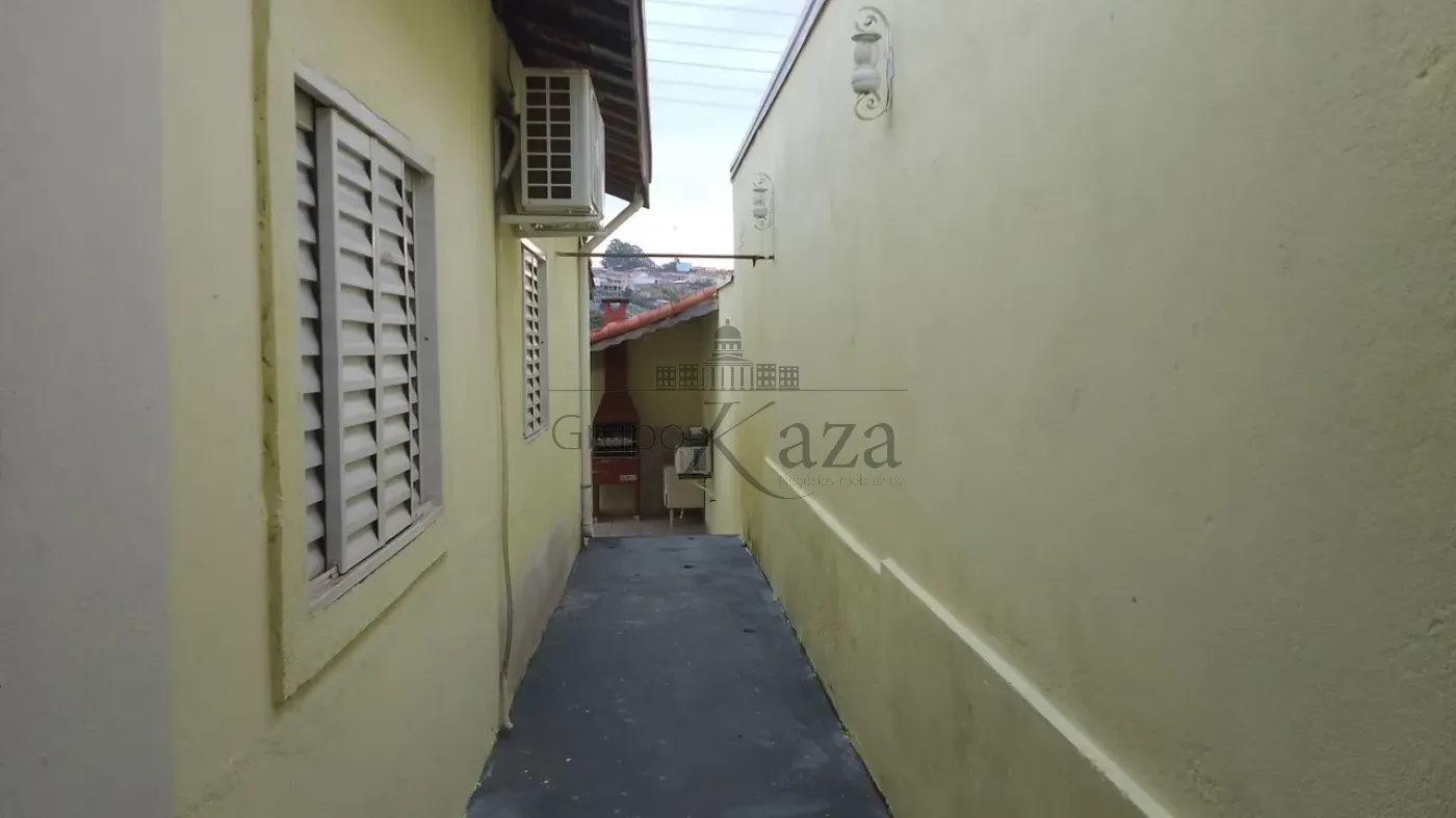 Foto 8 de Casa Padrão em Jardim Maria Amélia, Jacareí - imagem 8