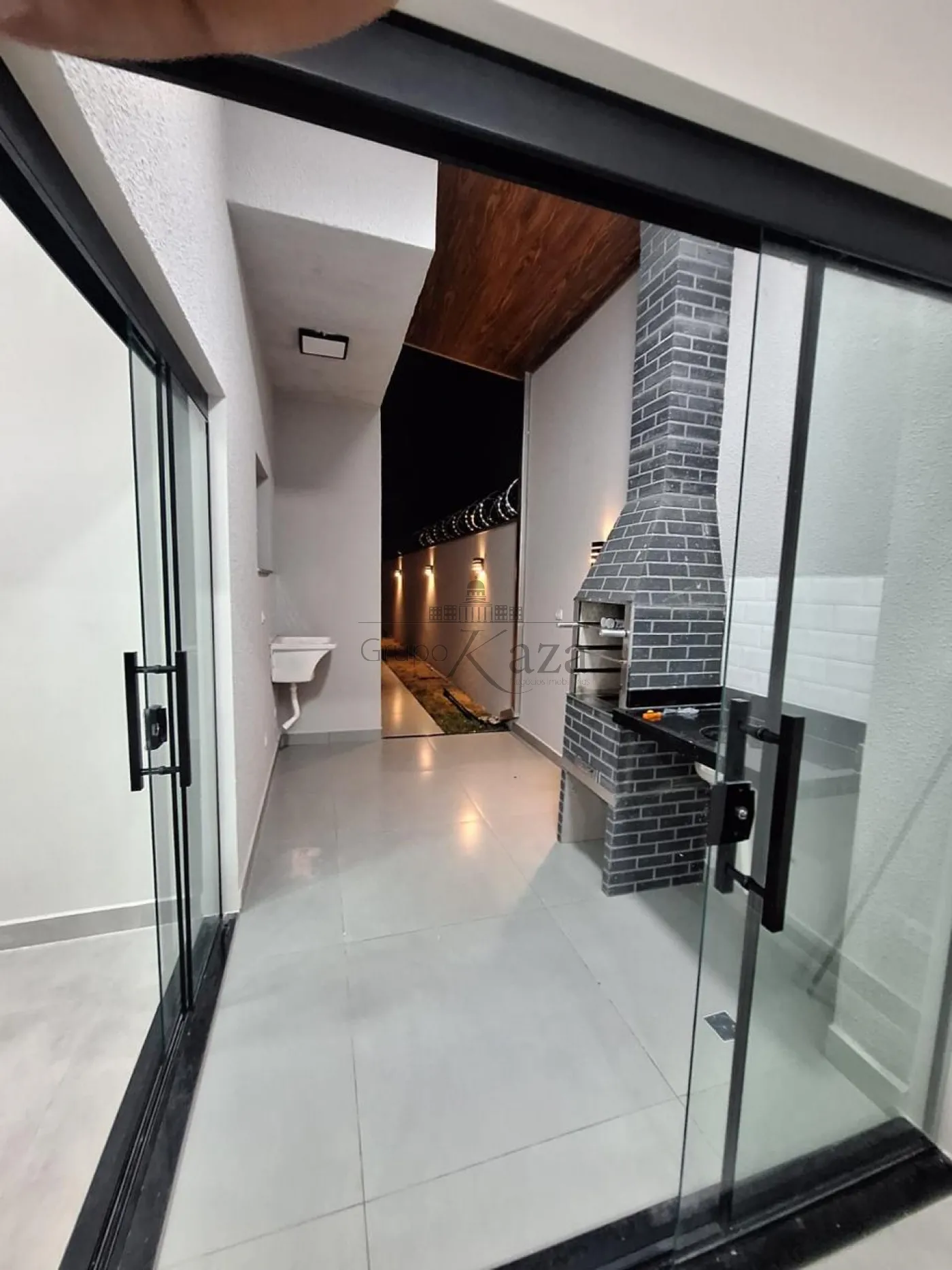 Foto 3 de Casa Padrão em Parque Novo Horizonte, São José dos Campos - imagem 3