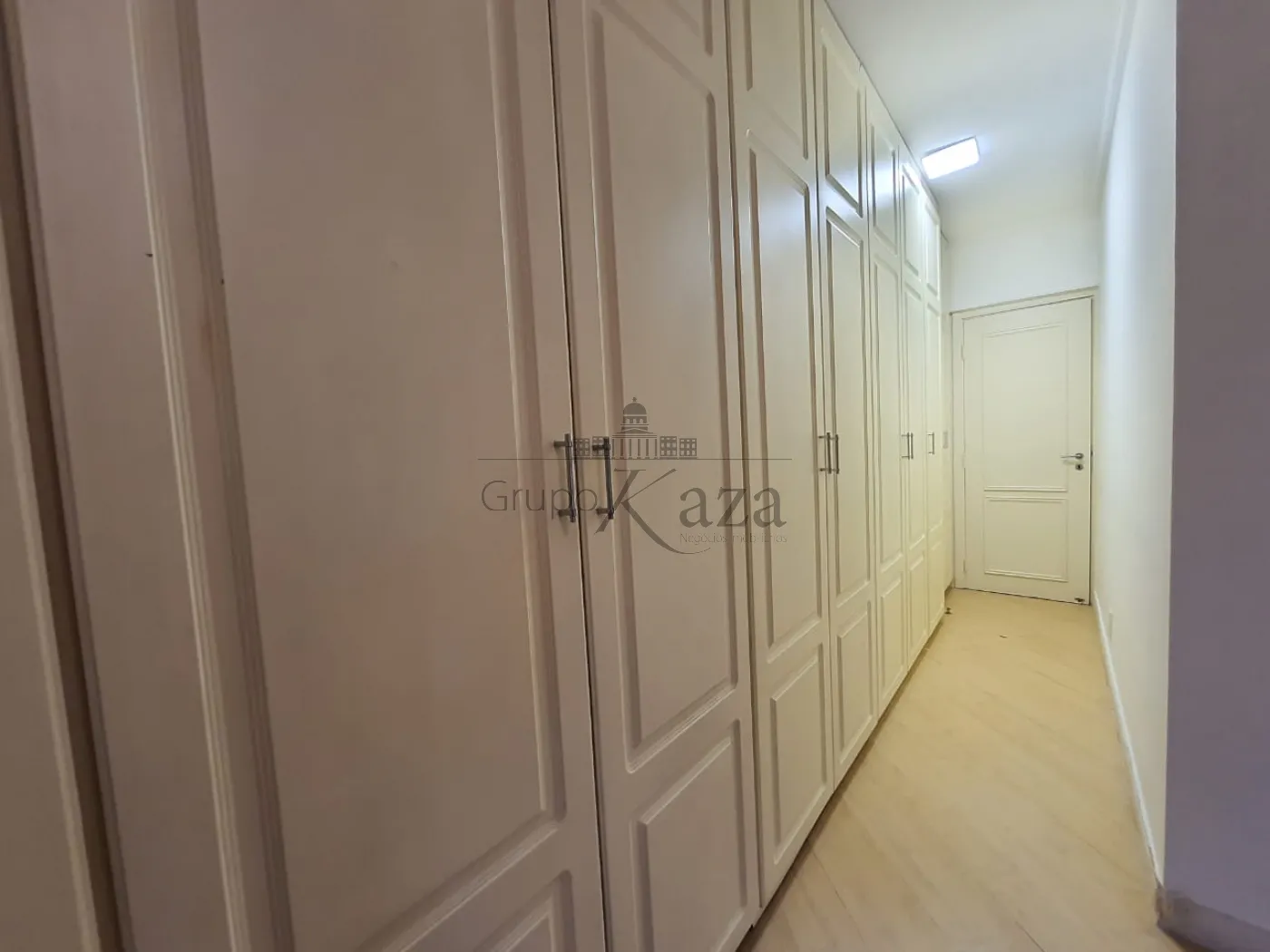 Closet 1