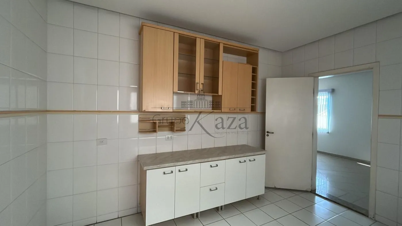 Foto 8 de Casa Condomínio em Vila Zezé, Jacareí - imagem 8