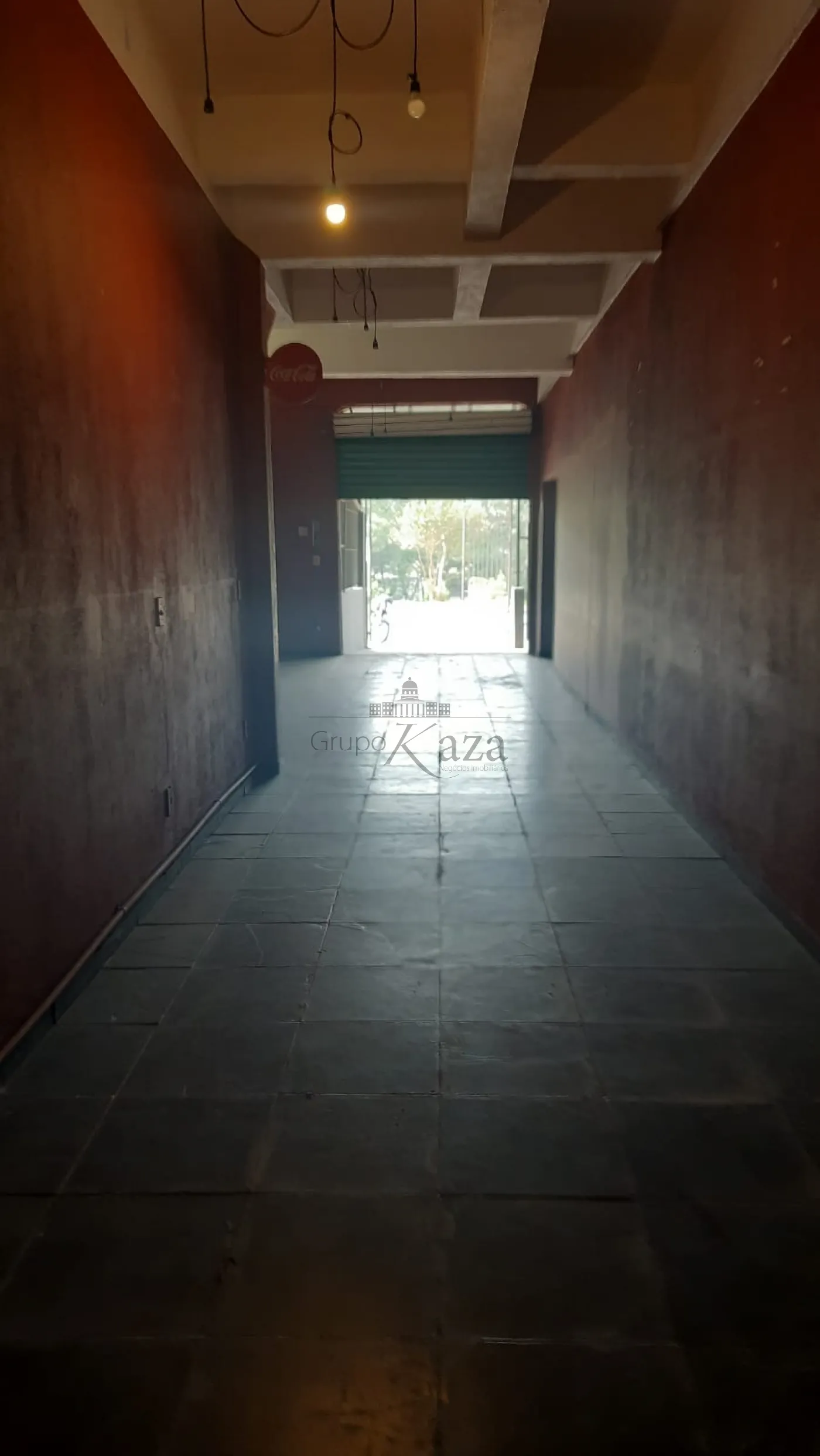 Foto 2 de Casa Comercial  Residencial em Jardim Torrão de Ouro, São José dos Campos - imagem 2