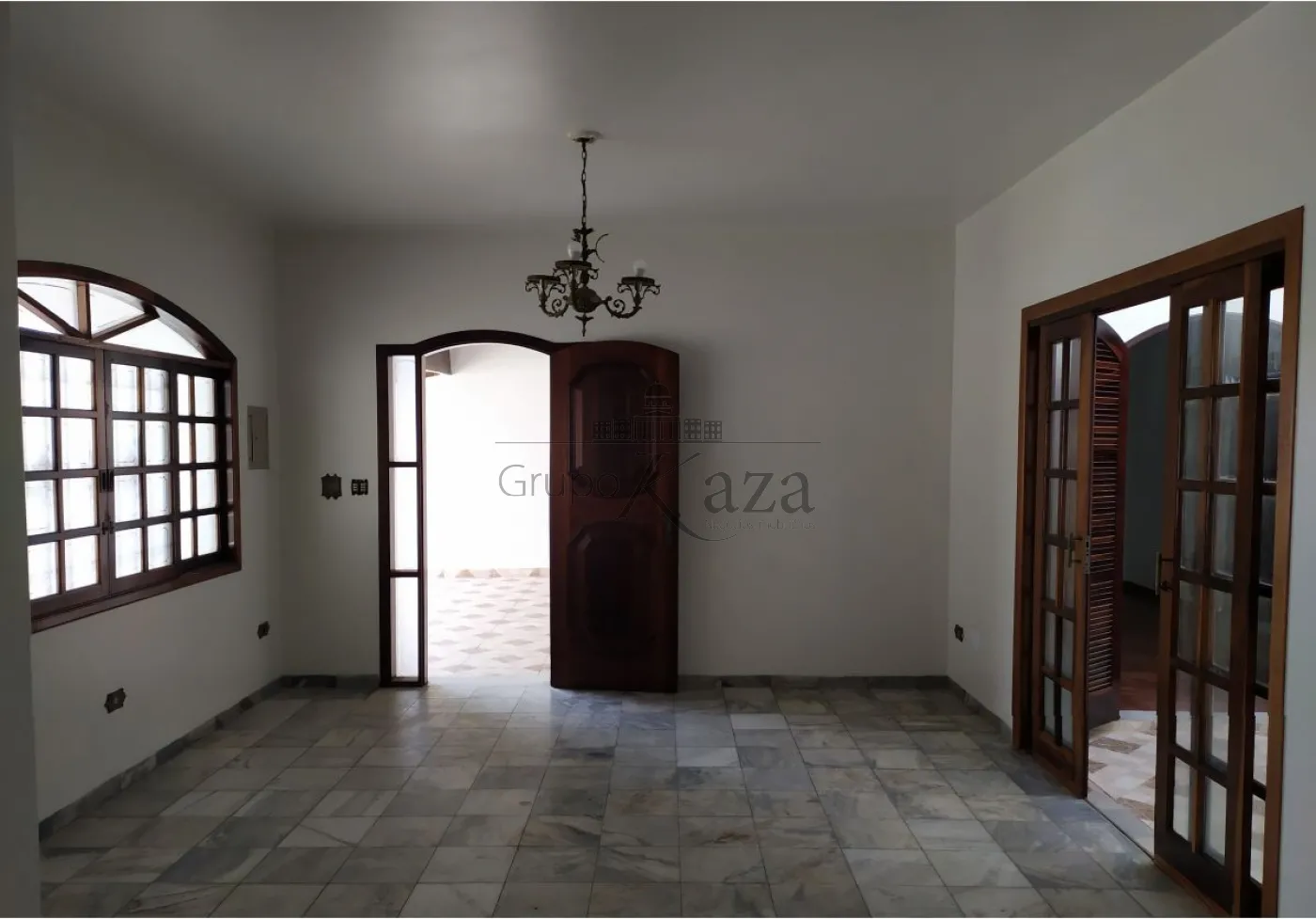 Foto 2 de Casa Padrão em Parque Brasil, Jacareí - imagem 2