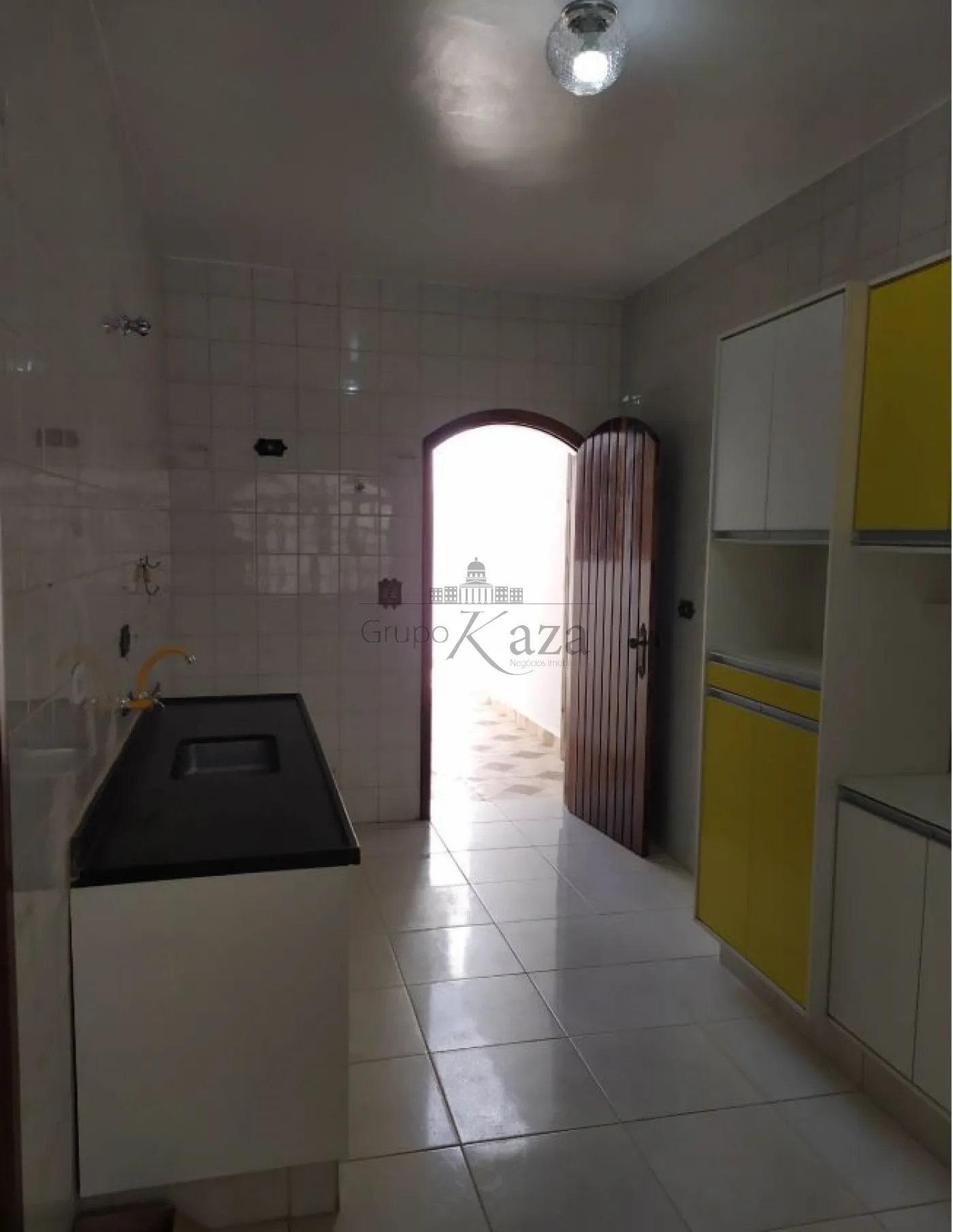 Foto 4 de Casa Padrão em Parque Brasil, Jacareí - imagem 4