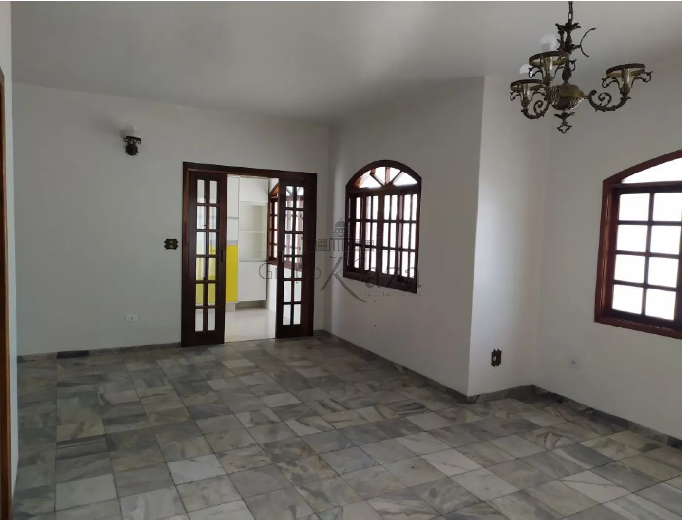 Foto 1 de Casa Padrão em Parque Brasil, Jacareí - imagem 1