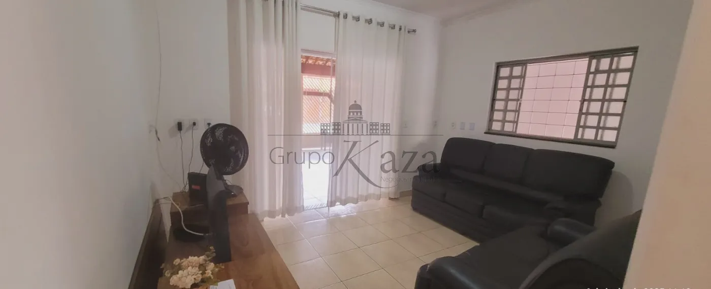 Foto 1 de Casa Padrão em Jardim Oriente, São José dos Campos - imagem 1