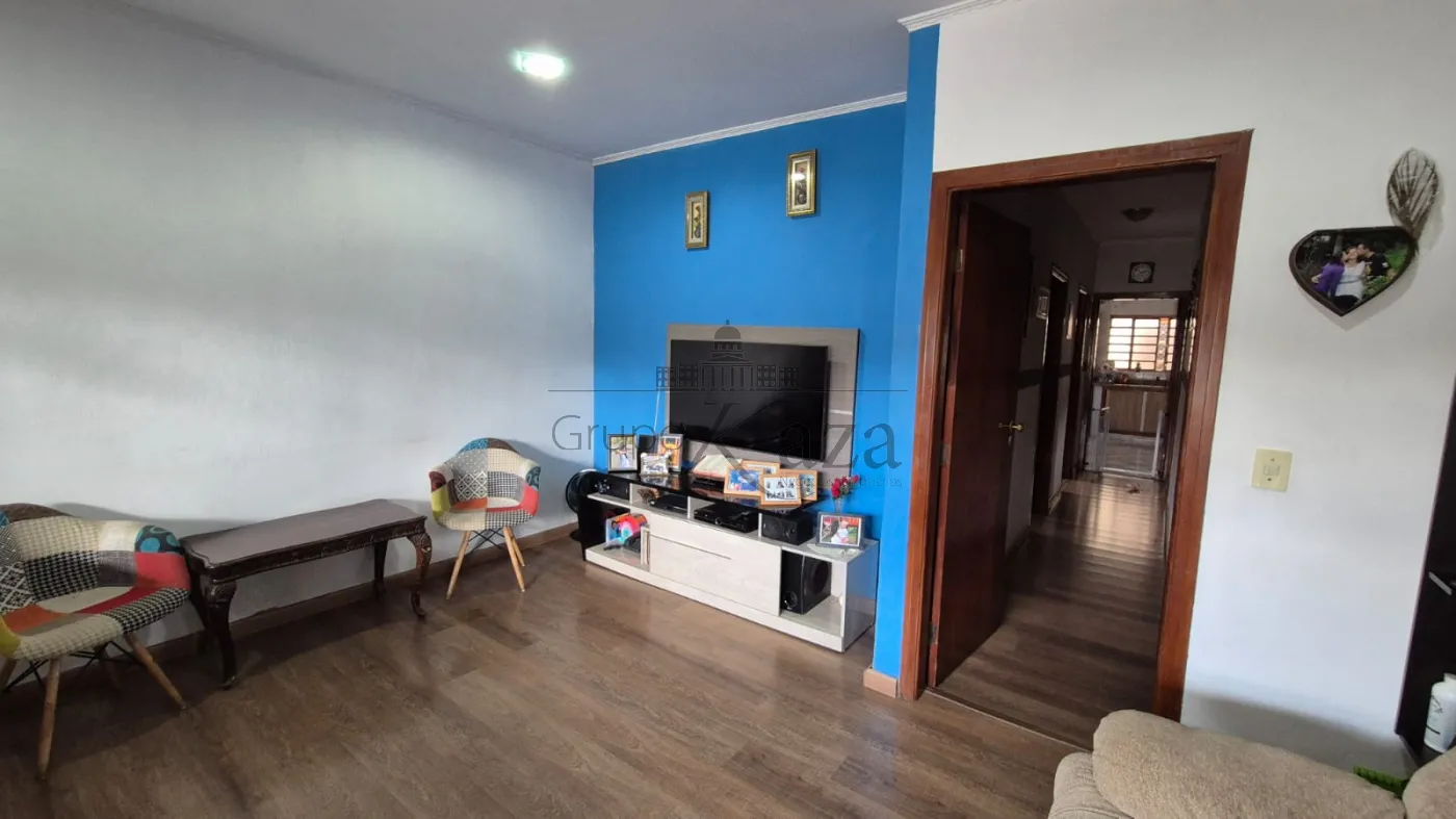 Foto 1 de Casa Padrão em Jardim Emilia, Jacareí - imagem 1