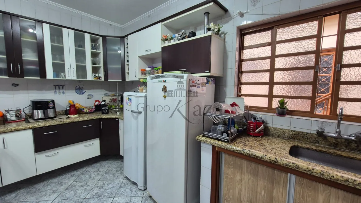 Foto 6 de Casa Padrão em Jardim Emilia, Jacareí - imagem 6