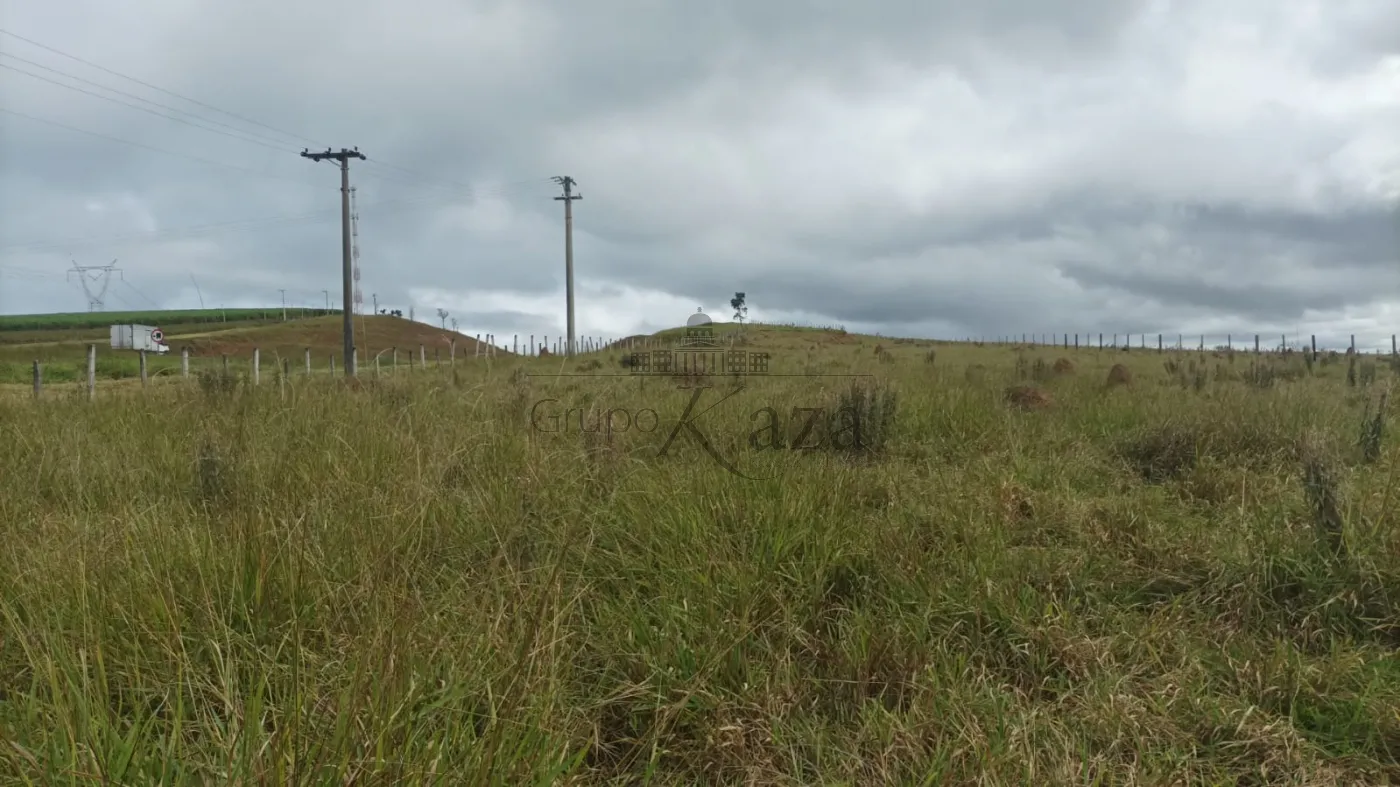 Foto 2 de Terreno Padrão em Bom Retiro, São José dos Campos - imagem 2