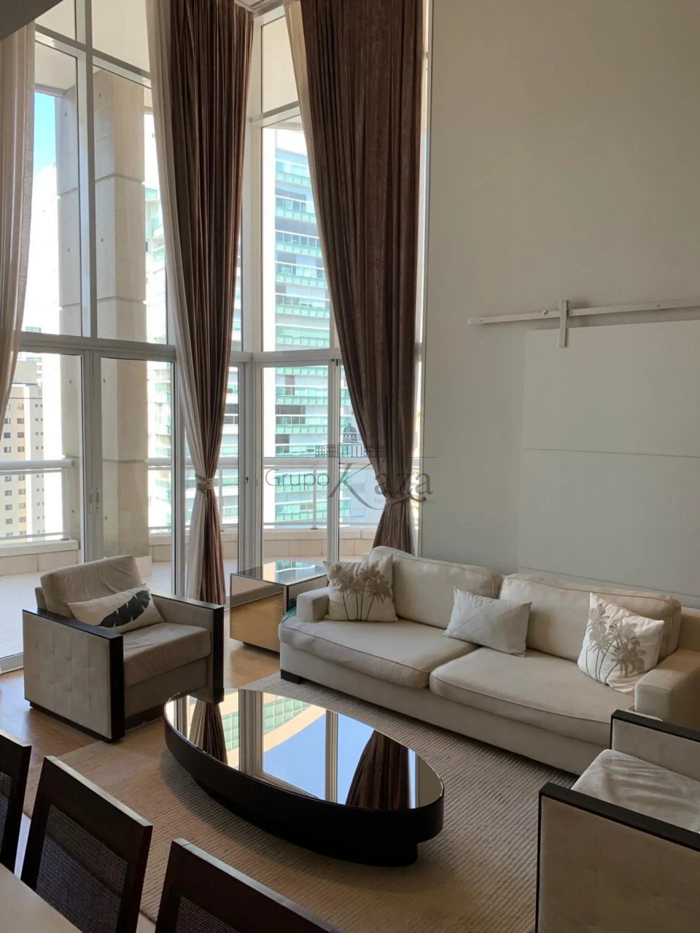Foto 1 de Apartamento Duplex em Vila Nova Conceição, São Paulo - imagem 1