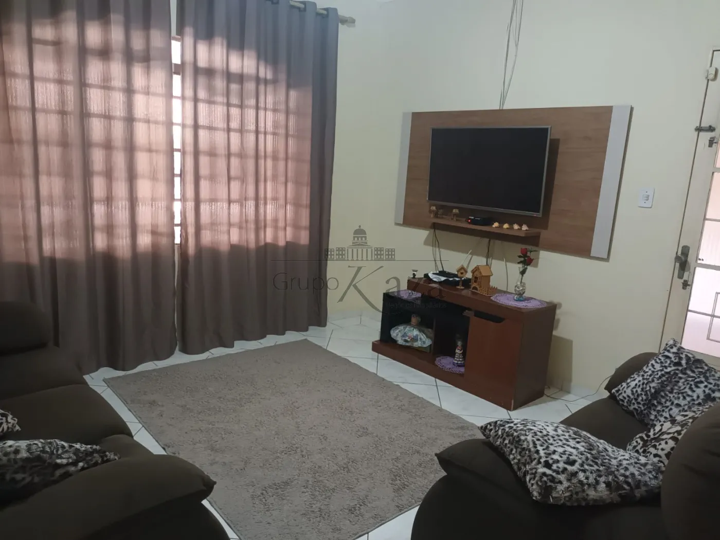 Foto 1 de Casa Padrão em Jardim Oriente, São José dos Campos - imagem 1