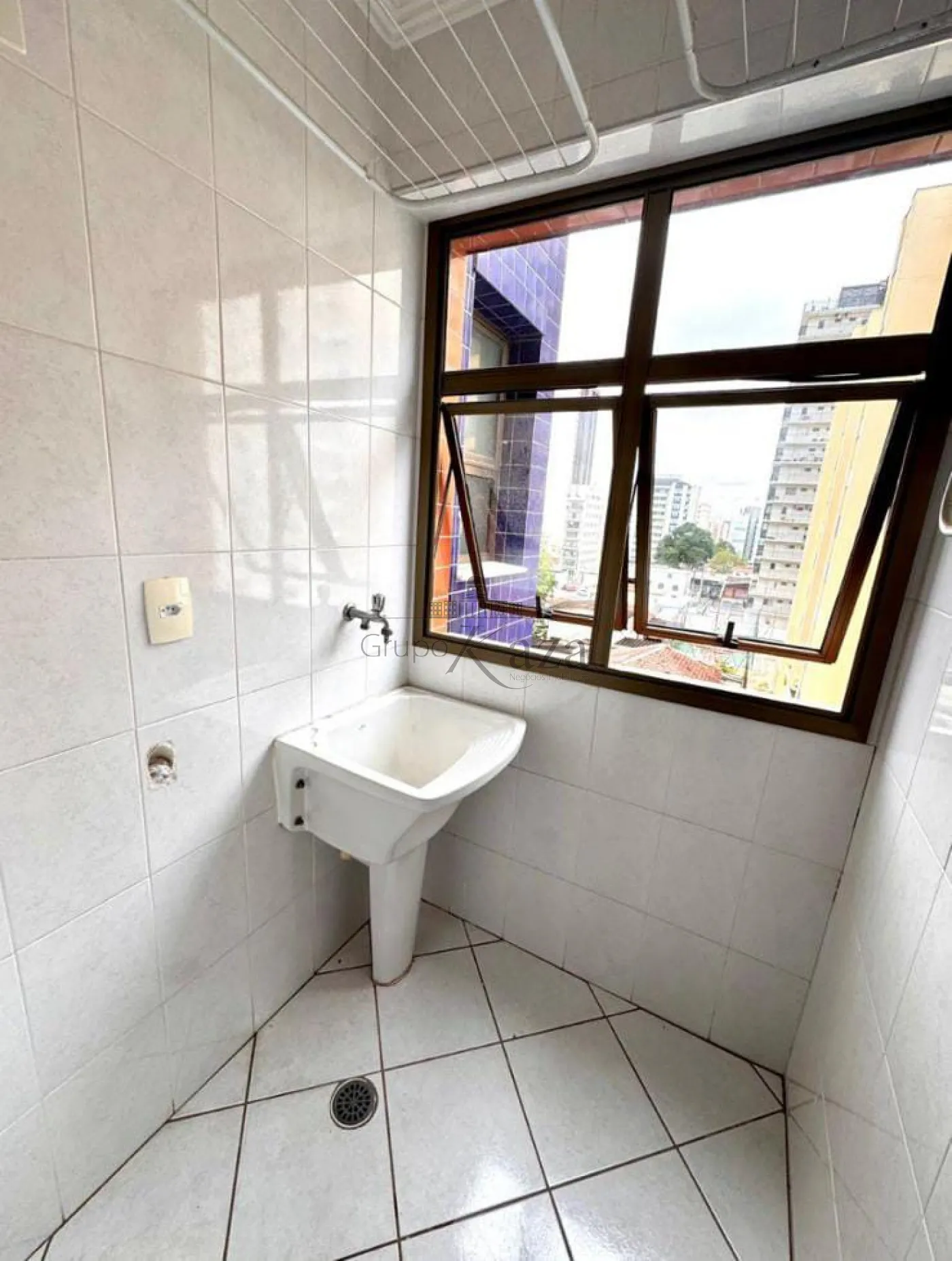 Foto 3 de Apartamento Padrão em Vila Adyana, São José dos Campos - imagem 3