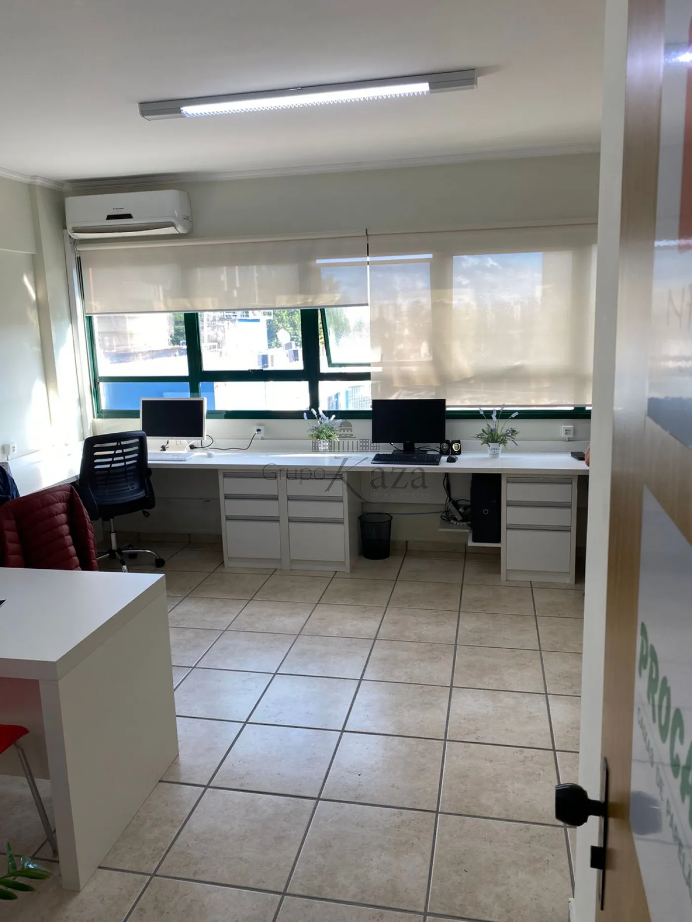 Foto 2 de Comercial Sala Condomínio em Floradas de São José, São José dos Campos - imagem 2