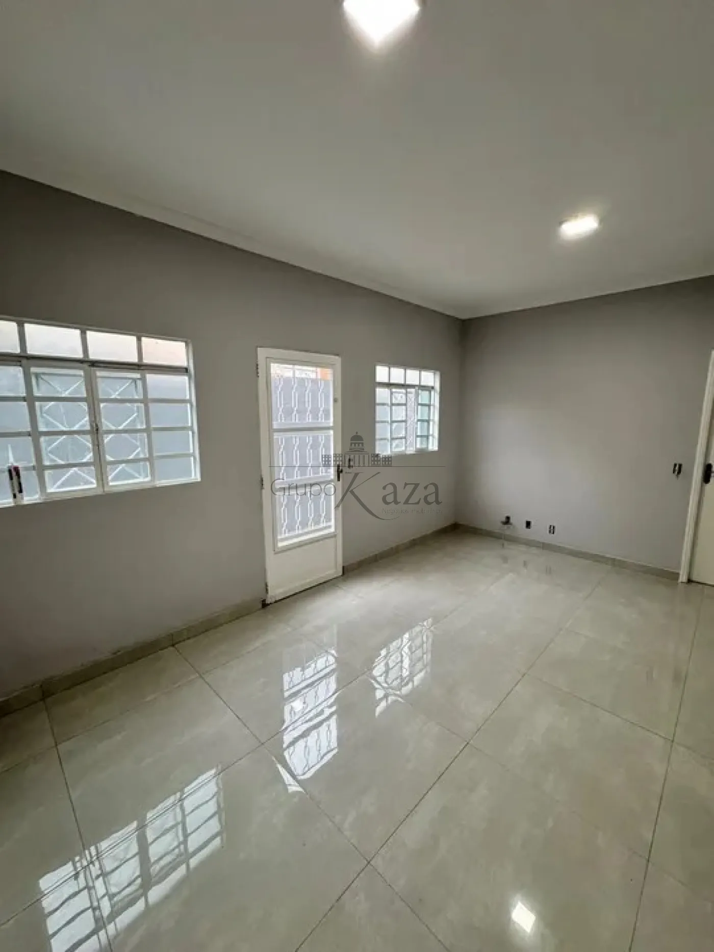 Foto 3 de Casa Padrão em Parque Novo Horizonte, São José dos Campos - imagem 3
