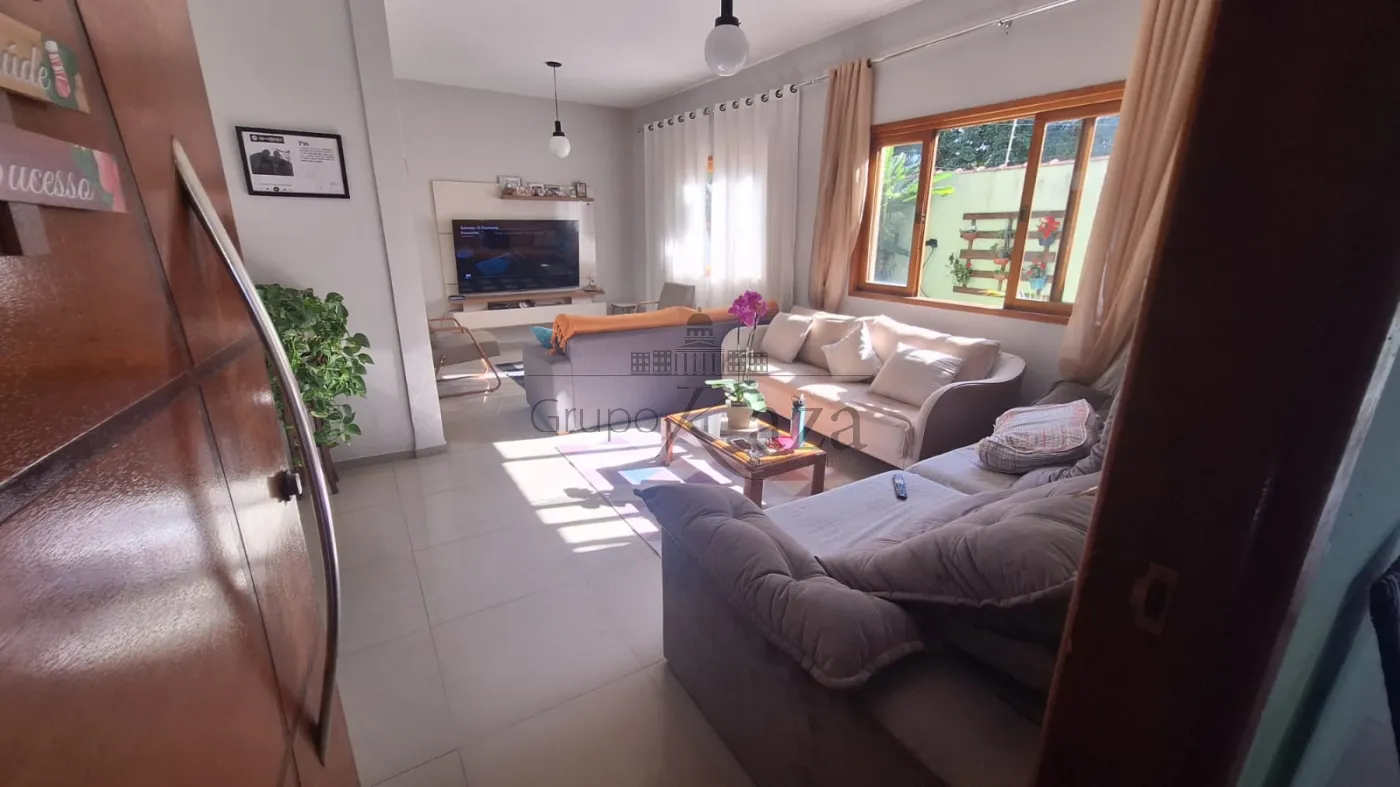 Foto 1 de Casa Padrão em Jardim Santa Maria, Jacareí - imagem 1