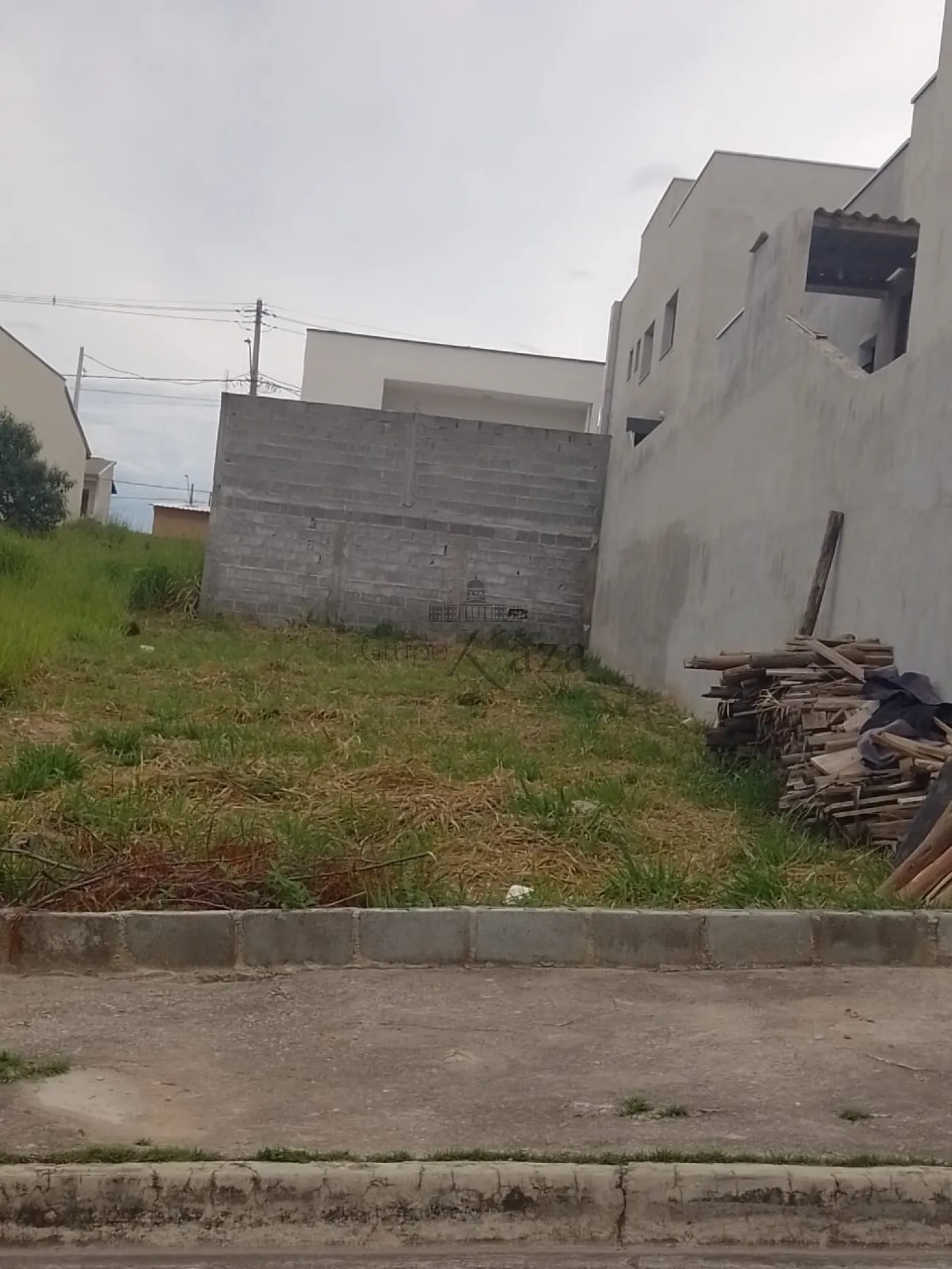 Foto 1 de Terreno Padrão em Portal dos Pássaros, São José dos Campos - imagem 1