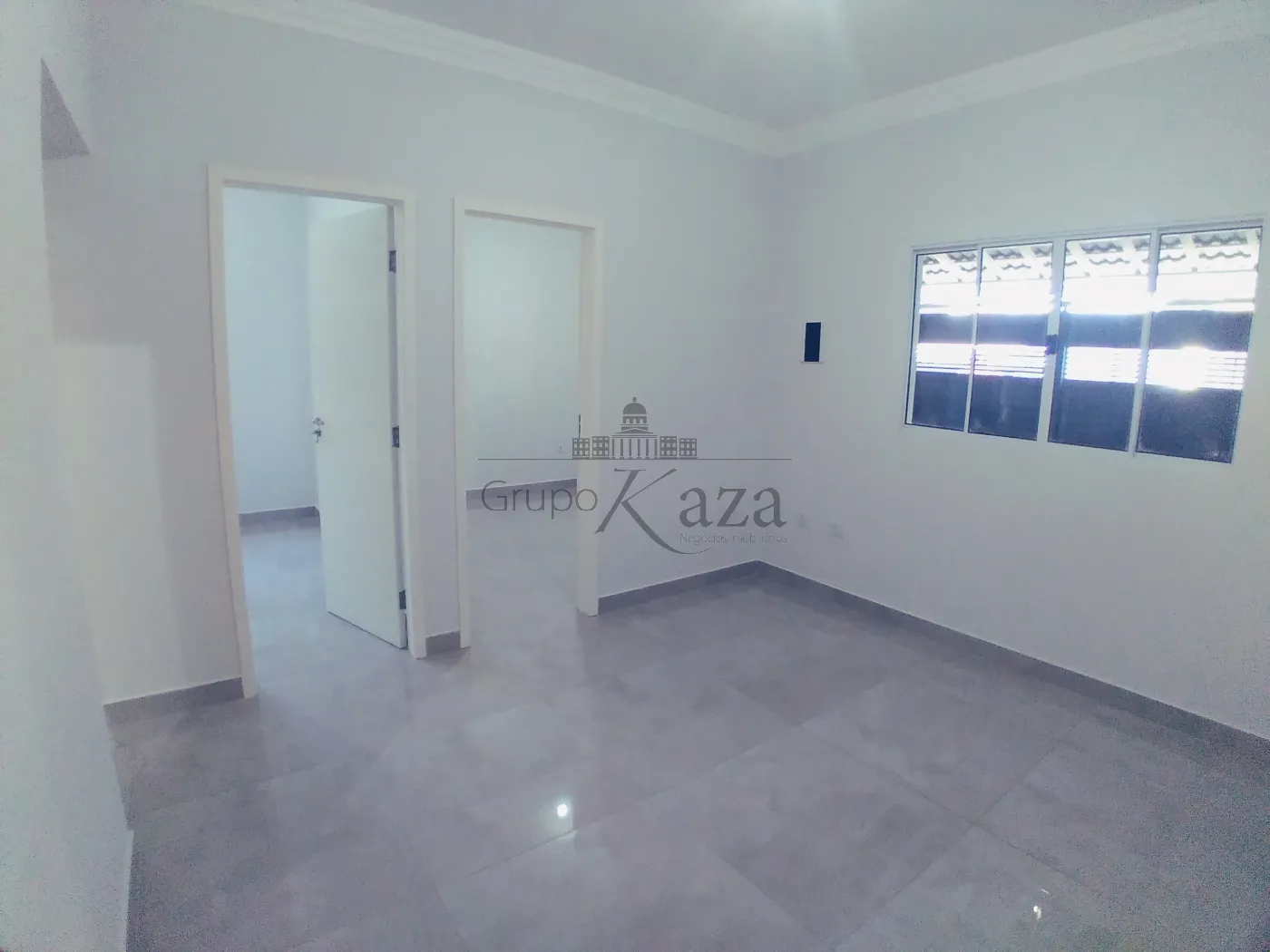 Foto 1 de Casa Padrão em Vila Tesouro, São José dos Campos - imagem 1