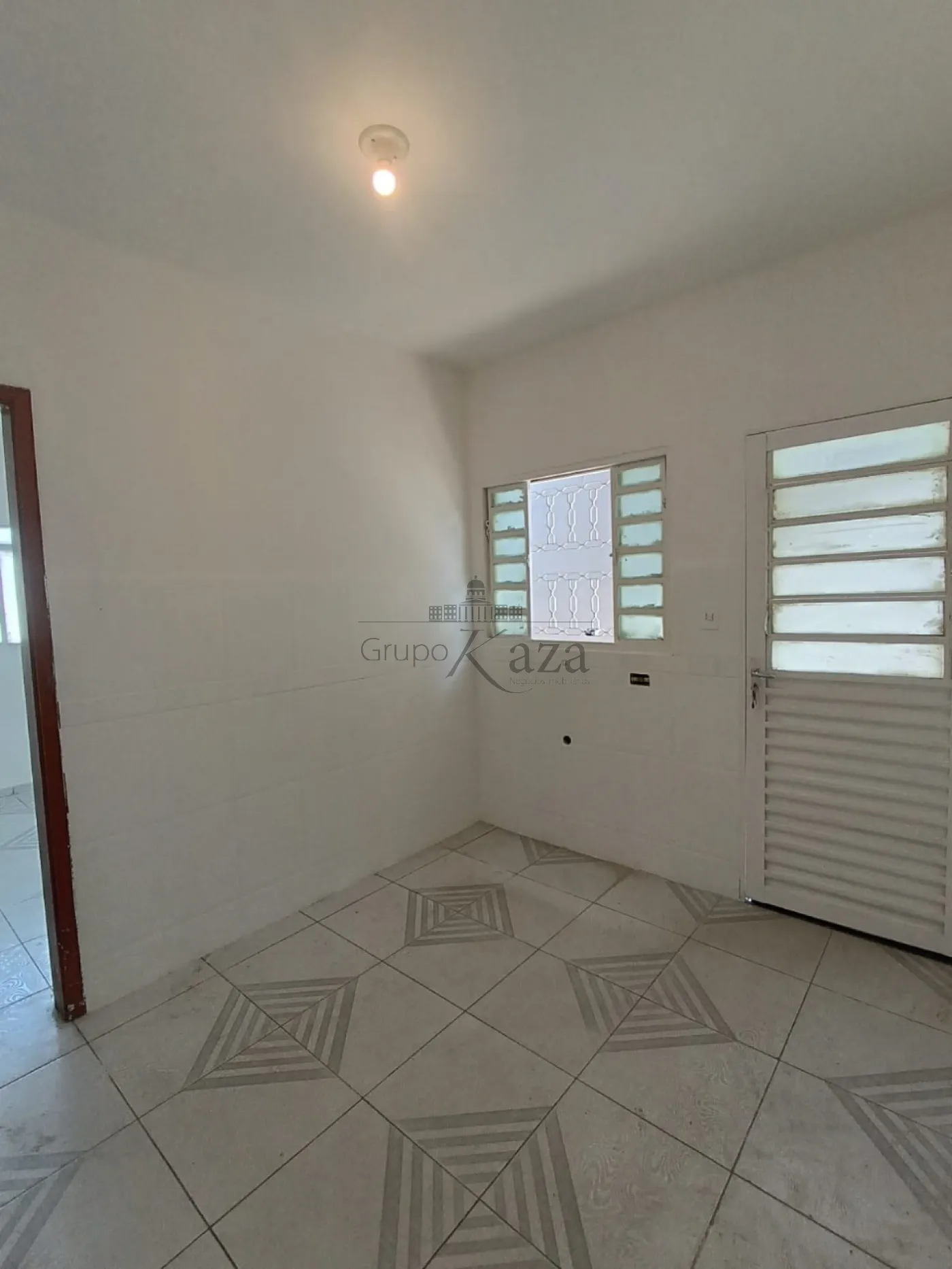Foto 3 de Casa Padrão em Jardim São Leopoldo, São José dos Campos - imagem 3