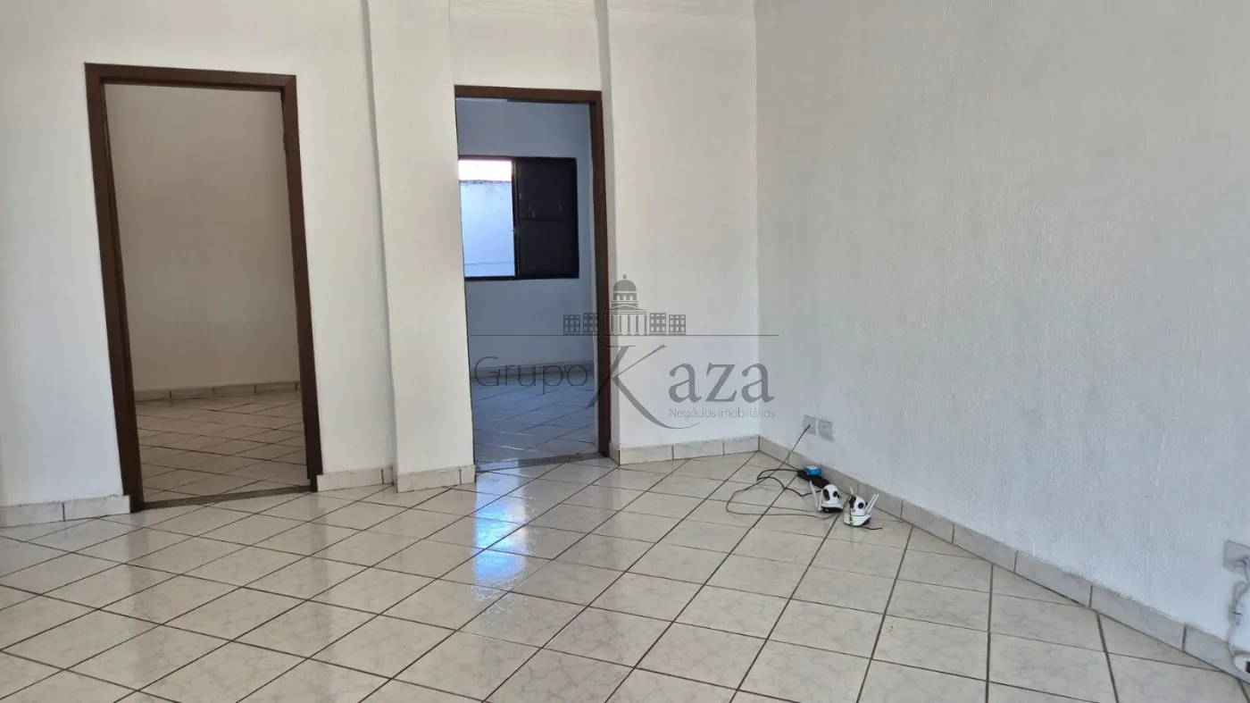 Foto 2 de Comercial Casa em Vila Pinheiro, Jacareí - imagem 2