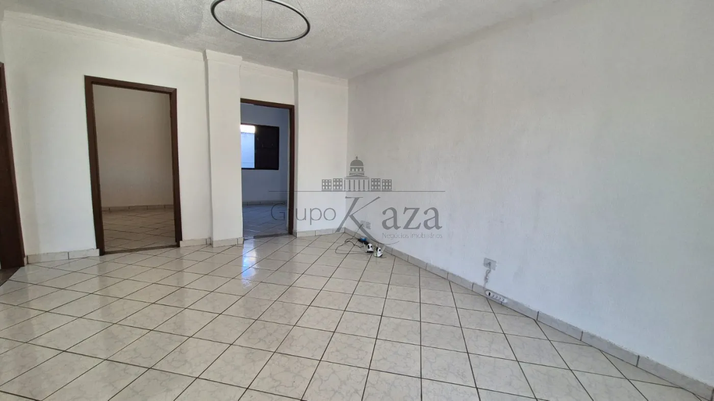 Foto 1 de Comercial Casa em Vila Pinheiro, Jacareí - imagem 1
