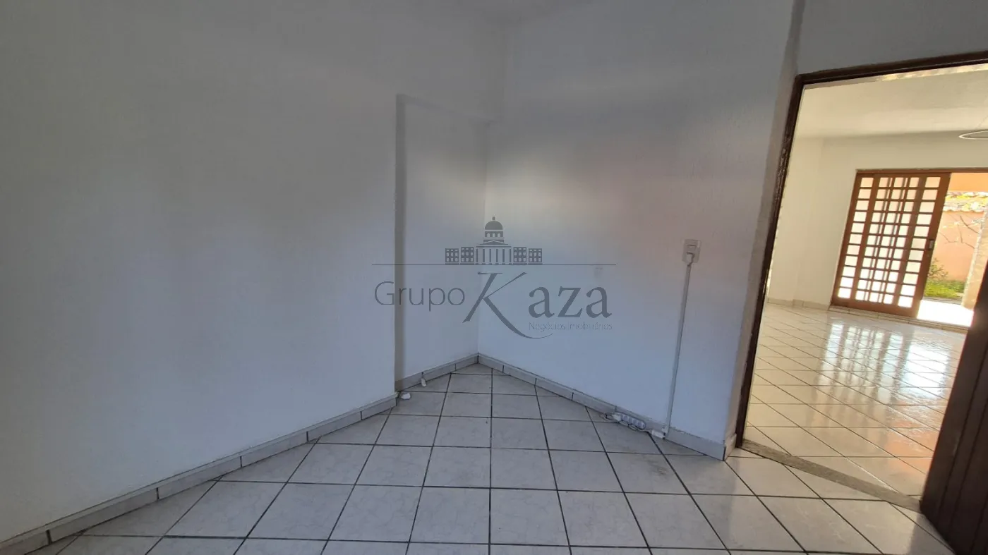 Foto 4 de Comercial Casa em Vila Pinheiro, Jacareí - imagem 4